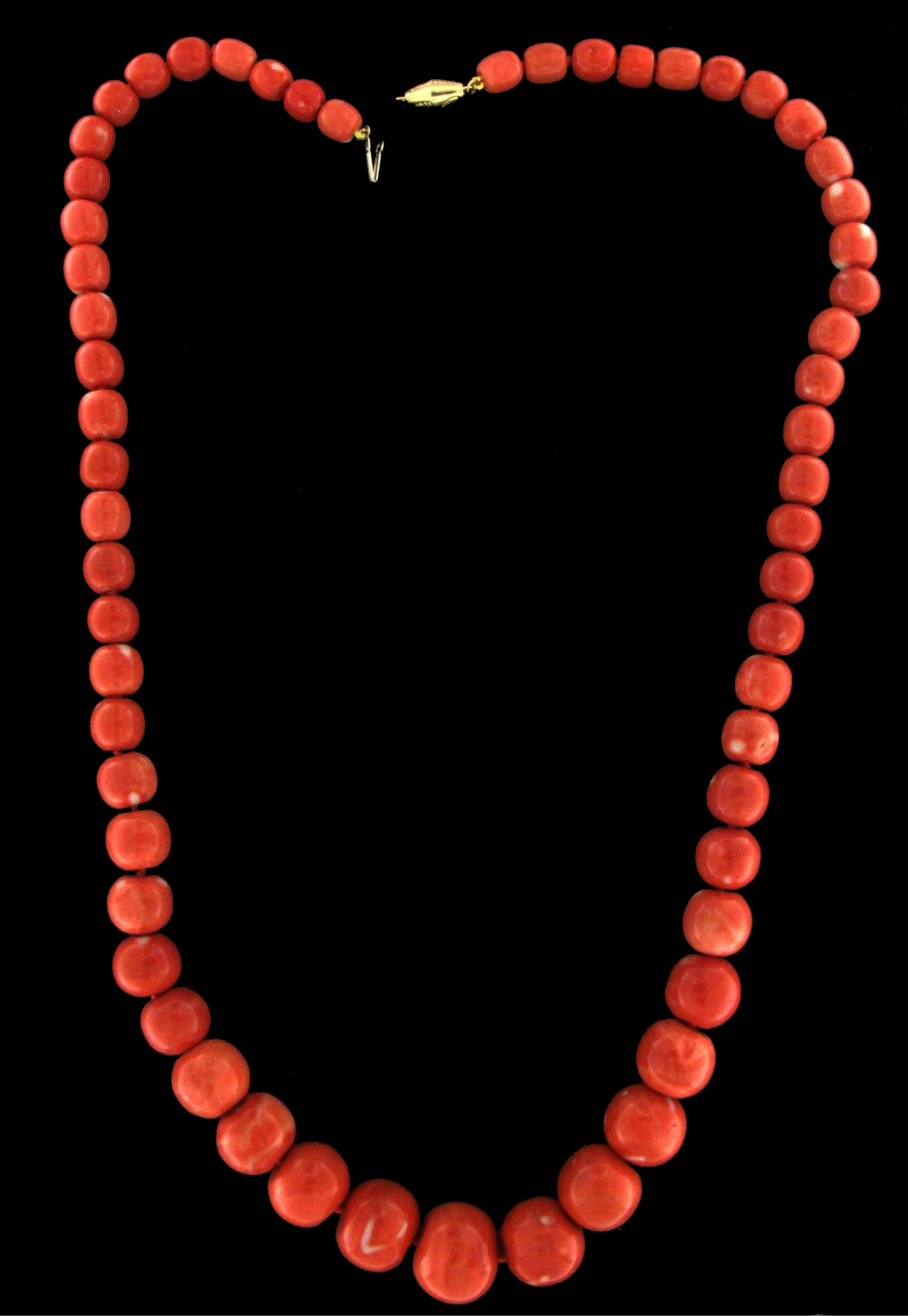 Momo Coral 18 Karat Yellow Gold Clasp Rope Necklace
The biggest ball size (length) 1.90 cm (width) 1.60 cm and the smallest (length) 0.90 cm (width) 0.90 cm

Coral weight 162.70 grams
Length 72 cm (open necklace)