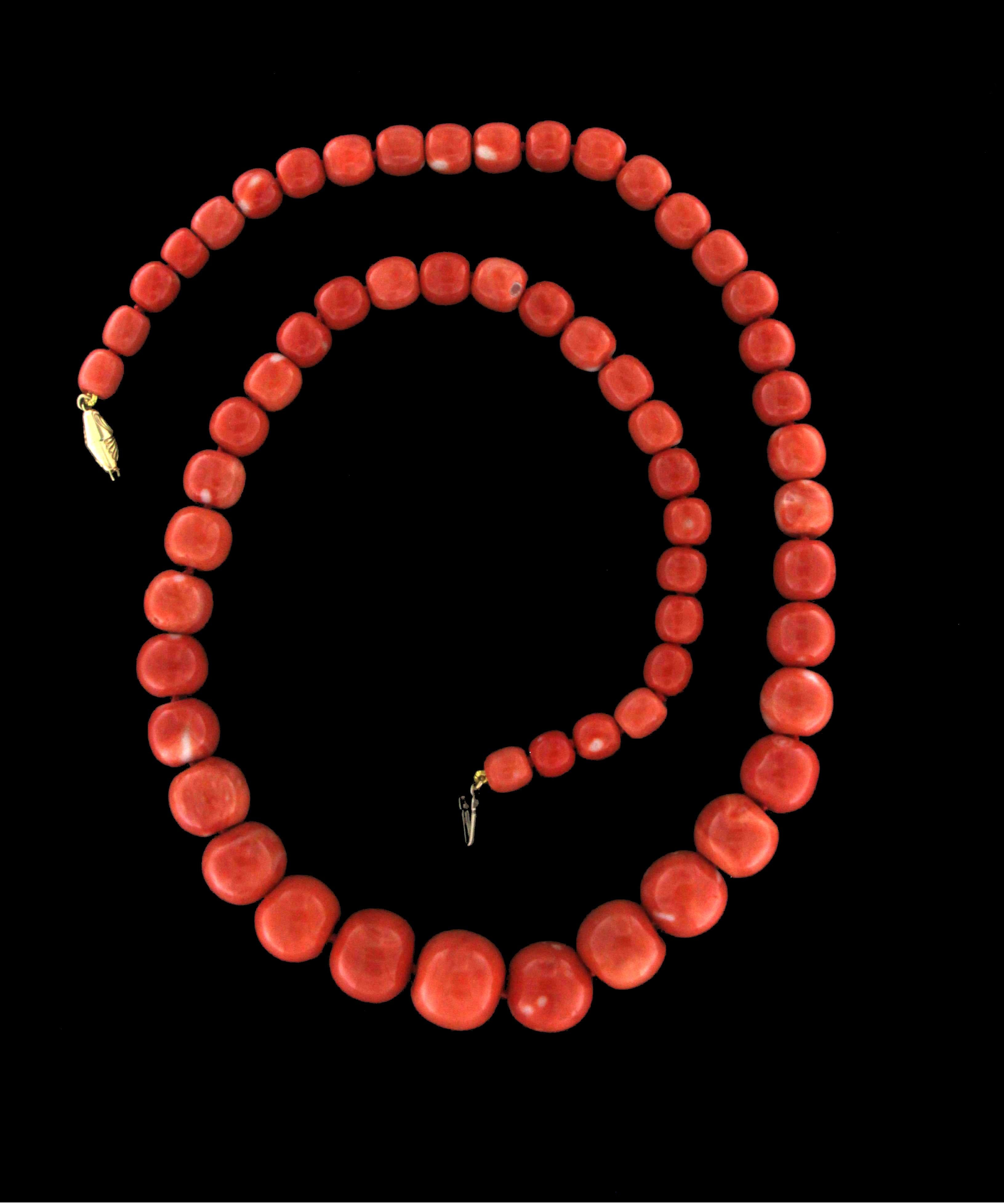 momo coral necklace