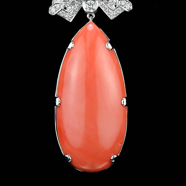 Art Deco Momo Coral 41.50 Carat Emerald Pearl Diamond 18 Karat White Gold Drop Necklace
