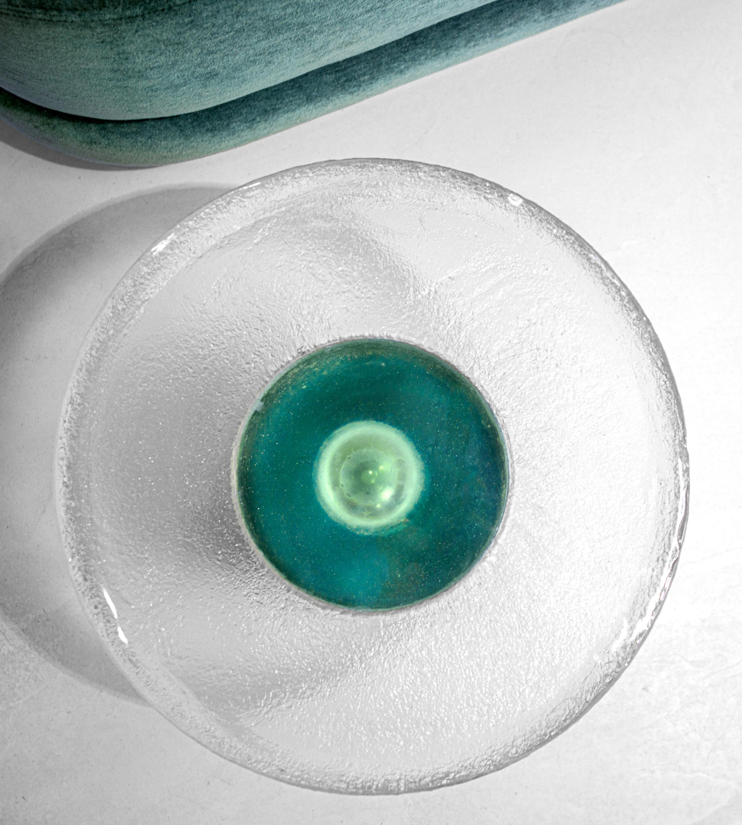 Moderno Tavolino Momo in resina verde Made in Italy di HESSENTIA in vendita