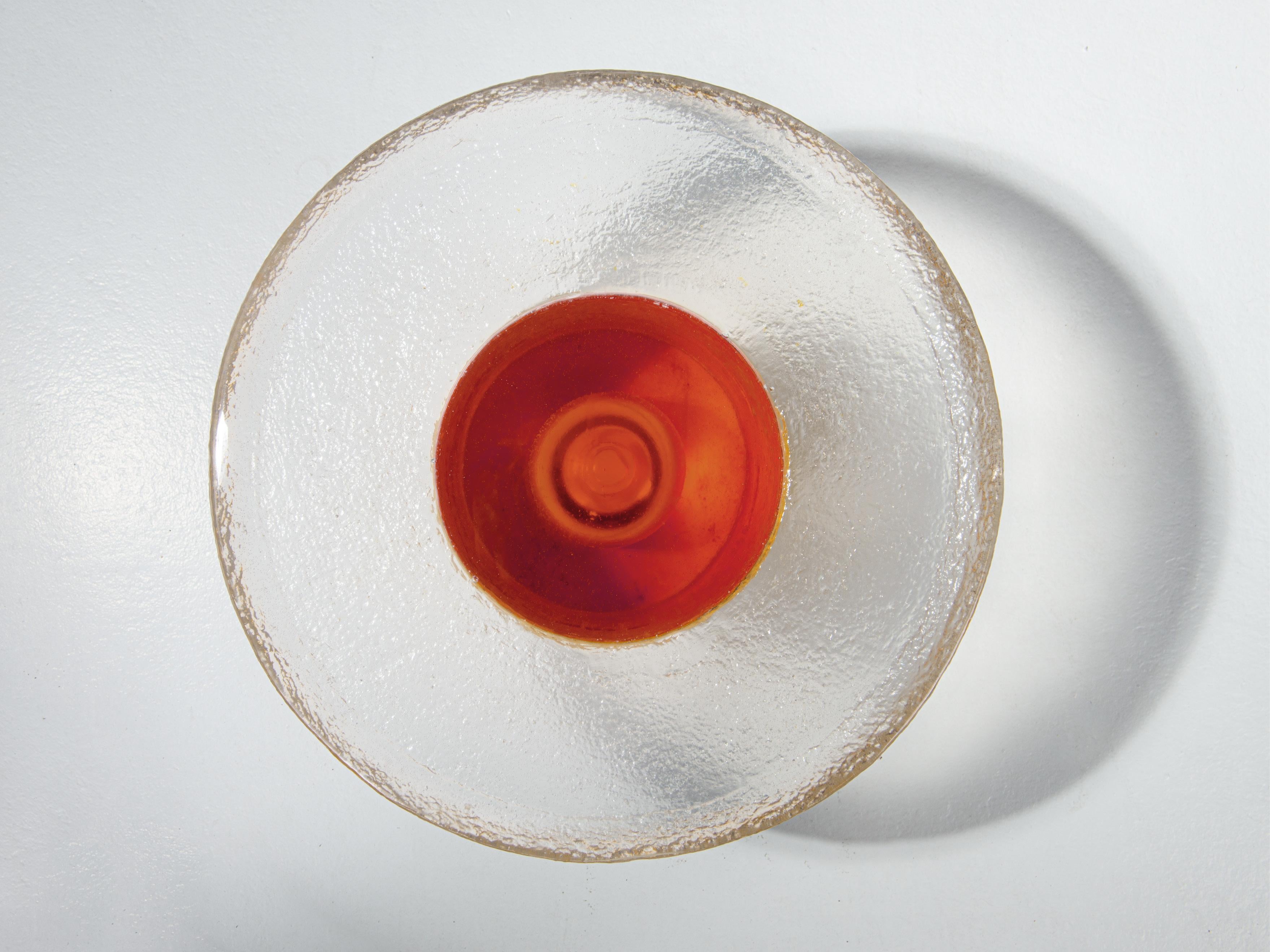 Momo collection of coffee tables is characterised by a contemporary and sophisticated aesthetic, suitable to enrich any ambience with a unique and distinctive design. Obtained thanks to a sequence of casting of resin-based materials, Momo coffee