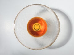 Momo Couchtisch aus safranfarbenem Harz Made in Italy by HESSENTIA