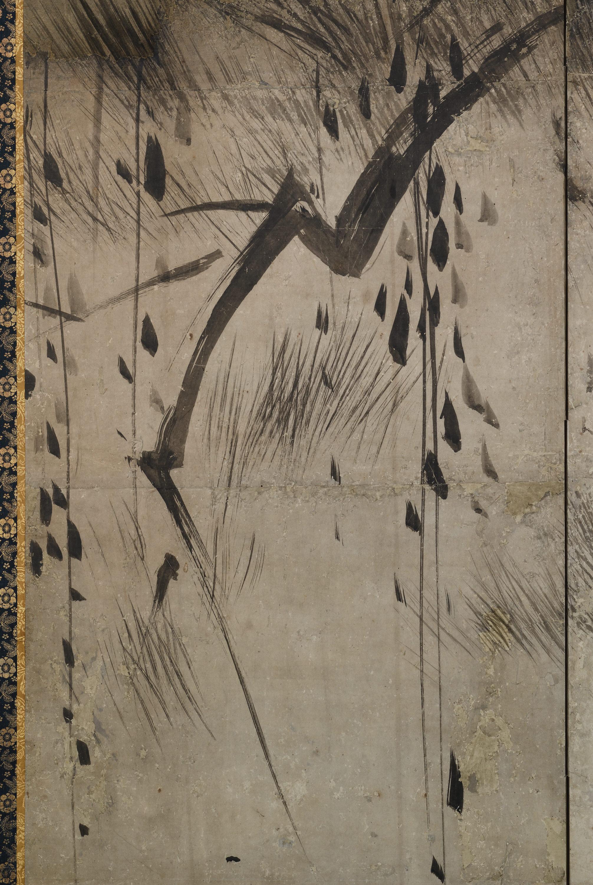 Paper Momoyama period Japanese Screen. Crows on Pine. Studio of Hasegawa Tohaku. For Sale