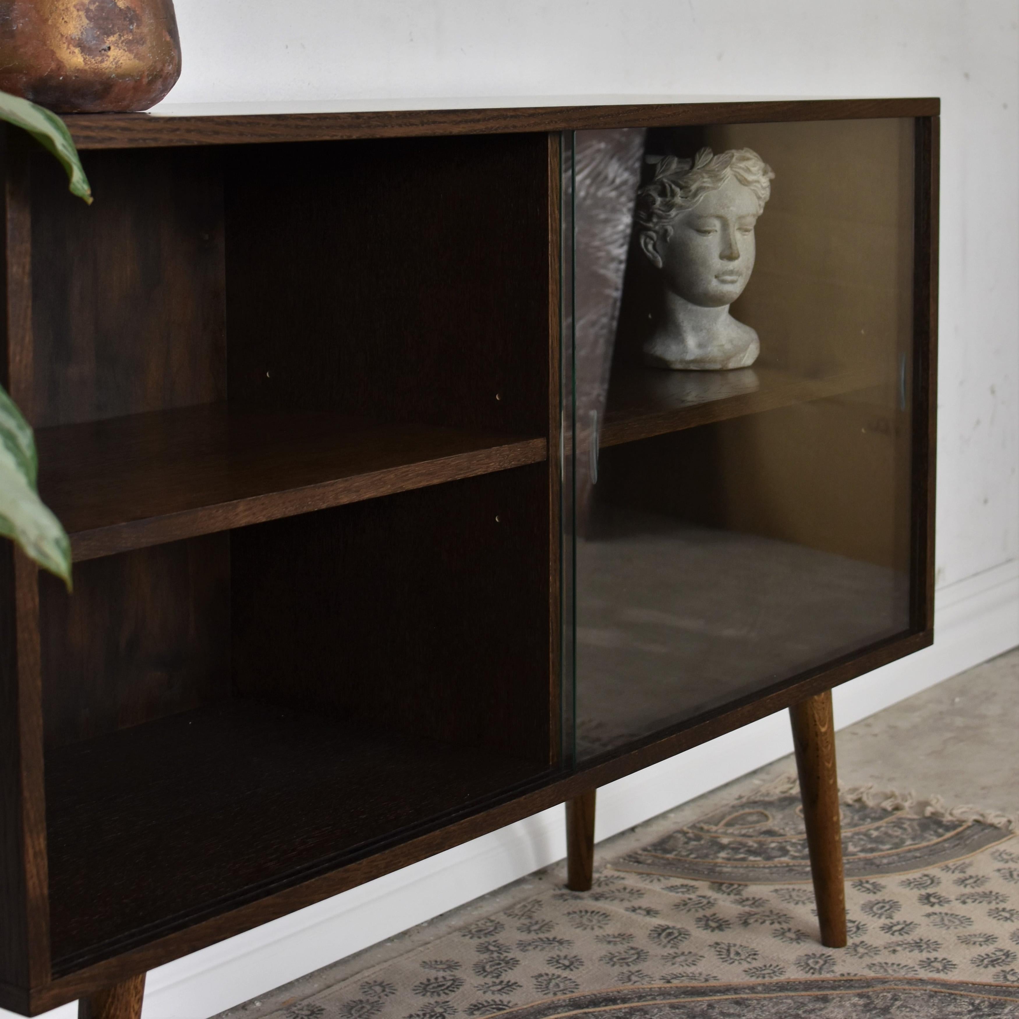 Polonais Meuble de rangement moyen Mona par Pastform en vente