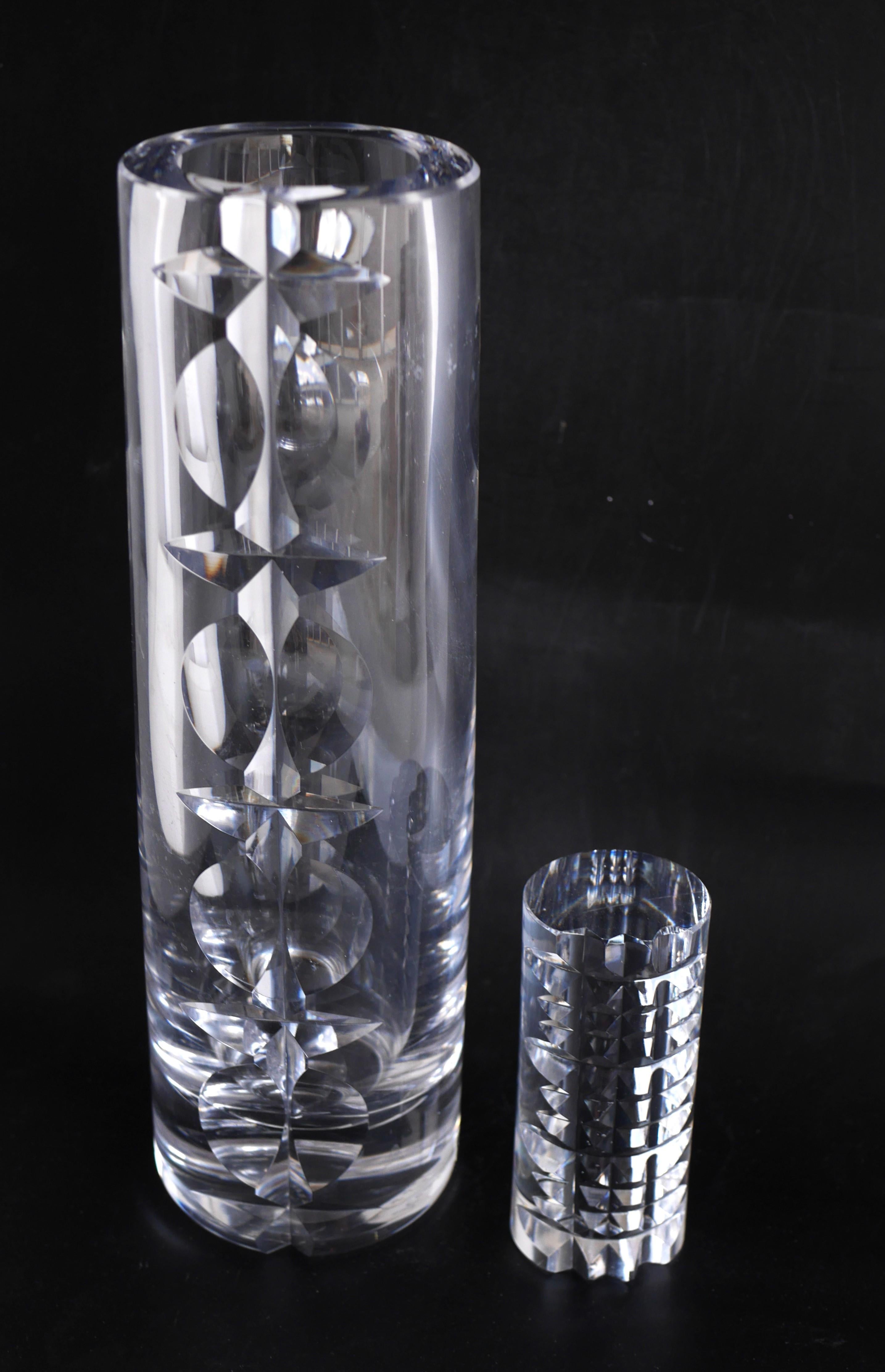 Vase et objet d'art décoratif en cristal taillé à la main de Mona Morales, Kosta, Suède en vente 8