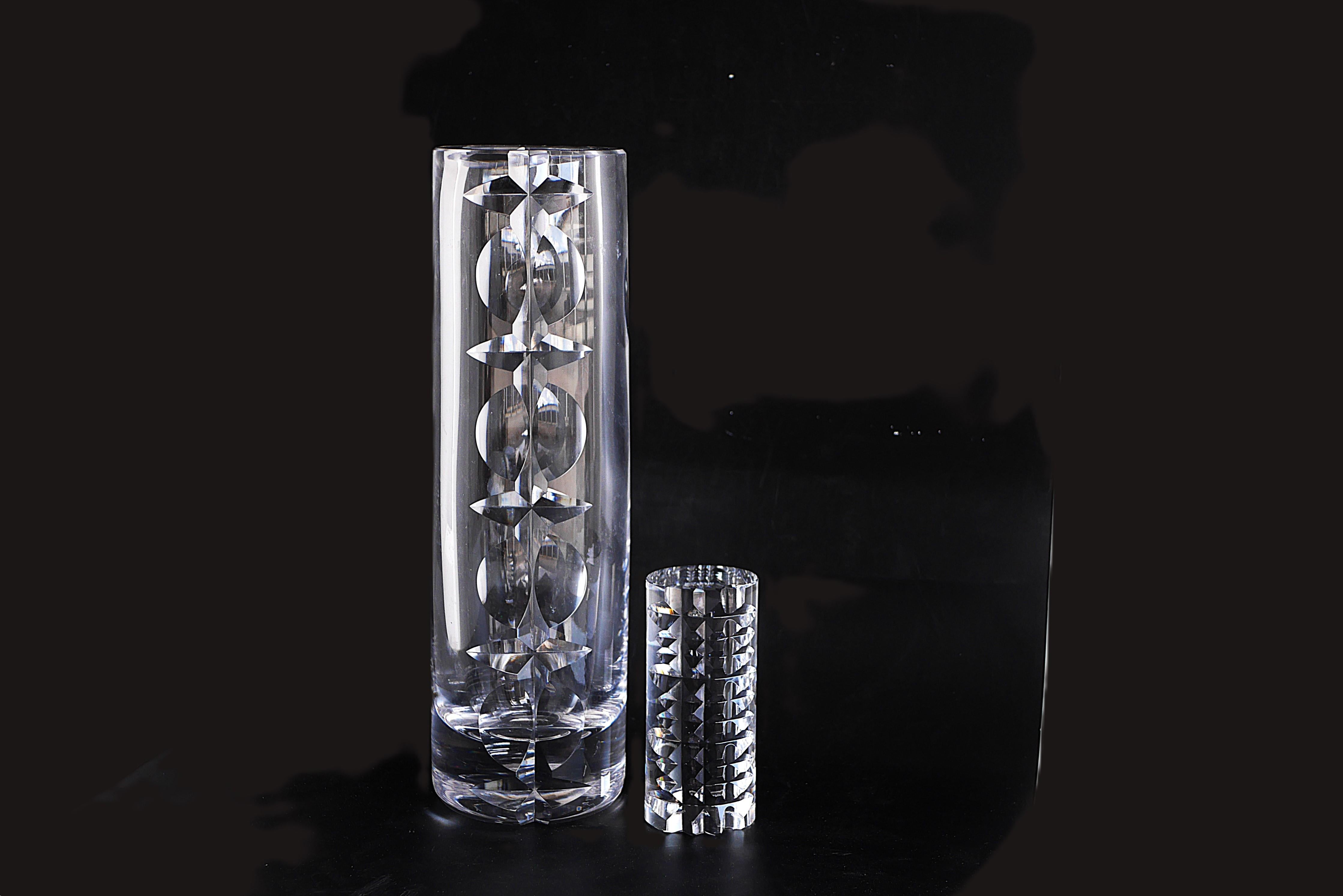 Vase et objet d'art décoratif en cristal taillé à la main de Mona Morales, Kosta, Suède Bon état - En vente à Skarpnäck, SE