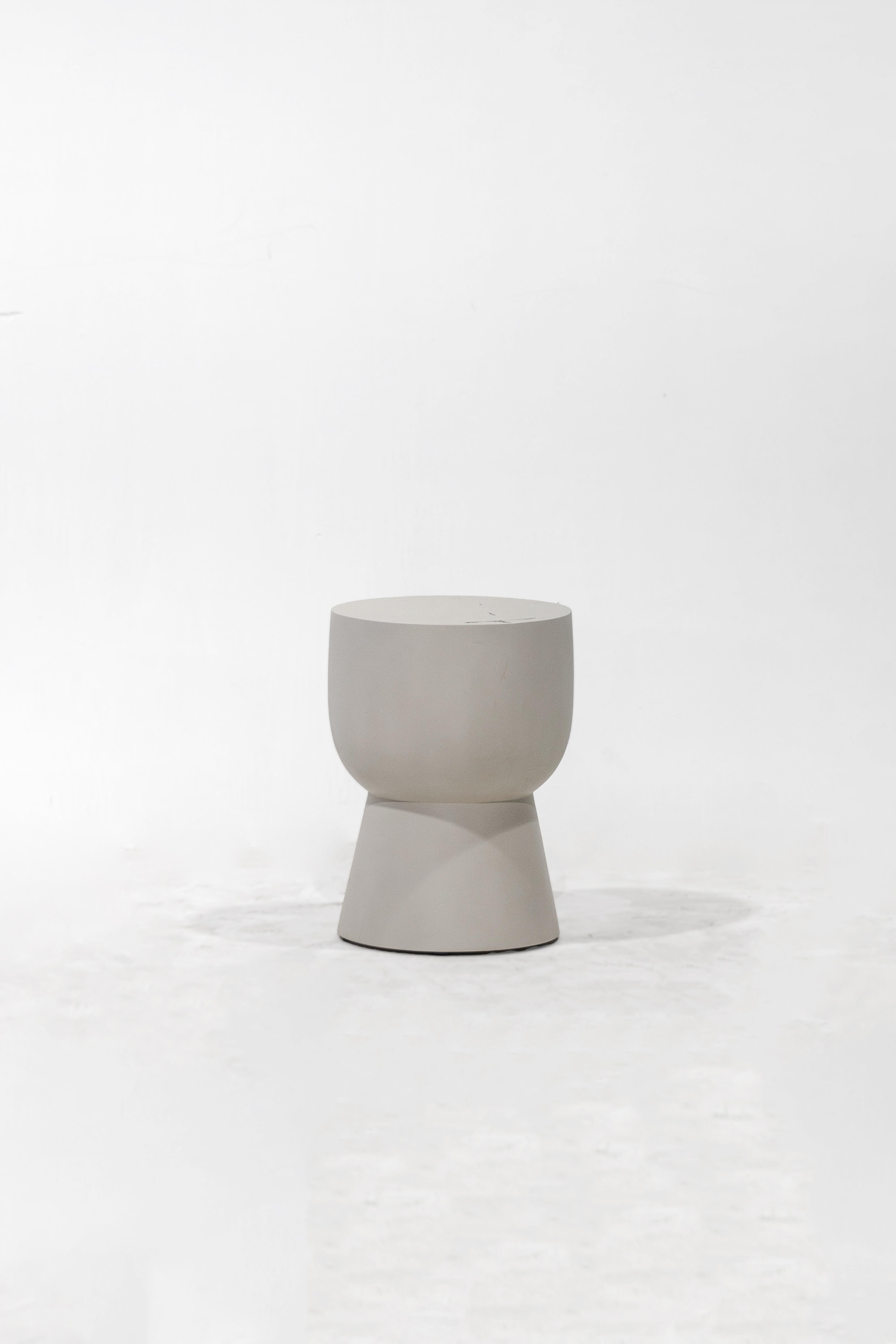 Taburete MONA, acabado White Monkey Pod Artes y manualidades en venta