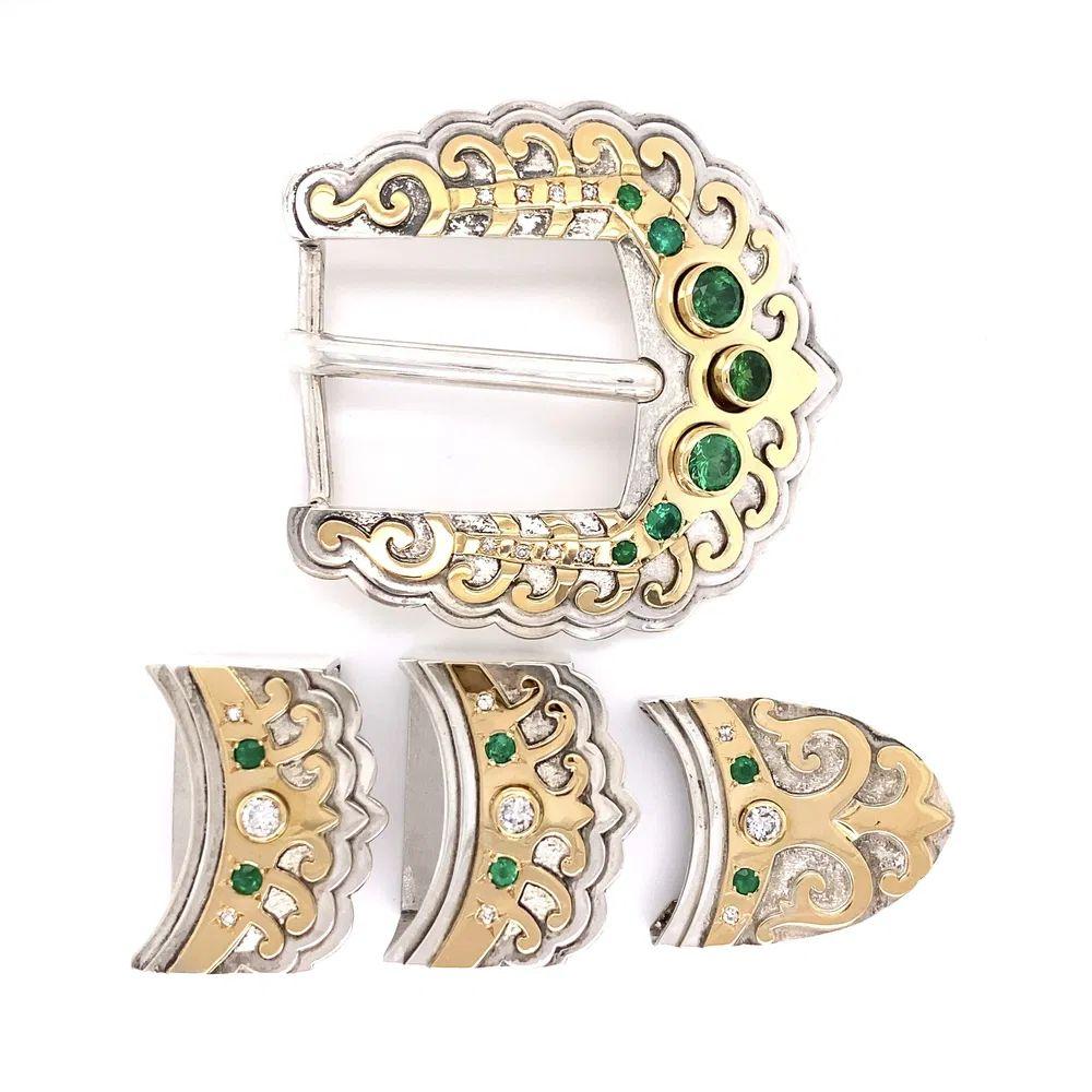 Semplicemente favoloso! Vintage Mona Van Riper Designer Tsavorite e diamanti Set di fibbie in oro e argento da 4 pezzi. Incastonato a mano con 5 grandi tsavoriti verdi, del peso di circa 4,20tcw e 0,88tcw di diamanti. Realizzato a mano in argento