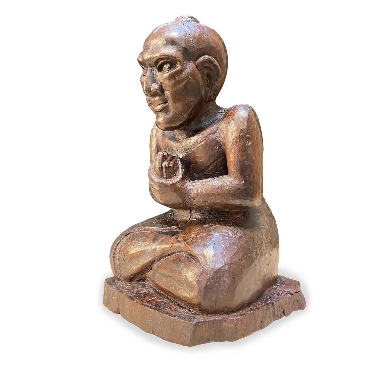 Burmese Sculpture orientale en bois sculpté de moine birman Début 1900 en vente