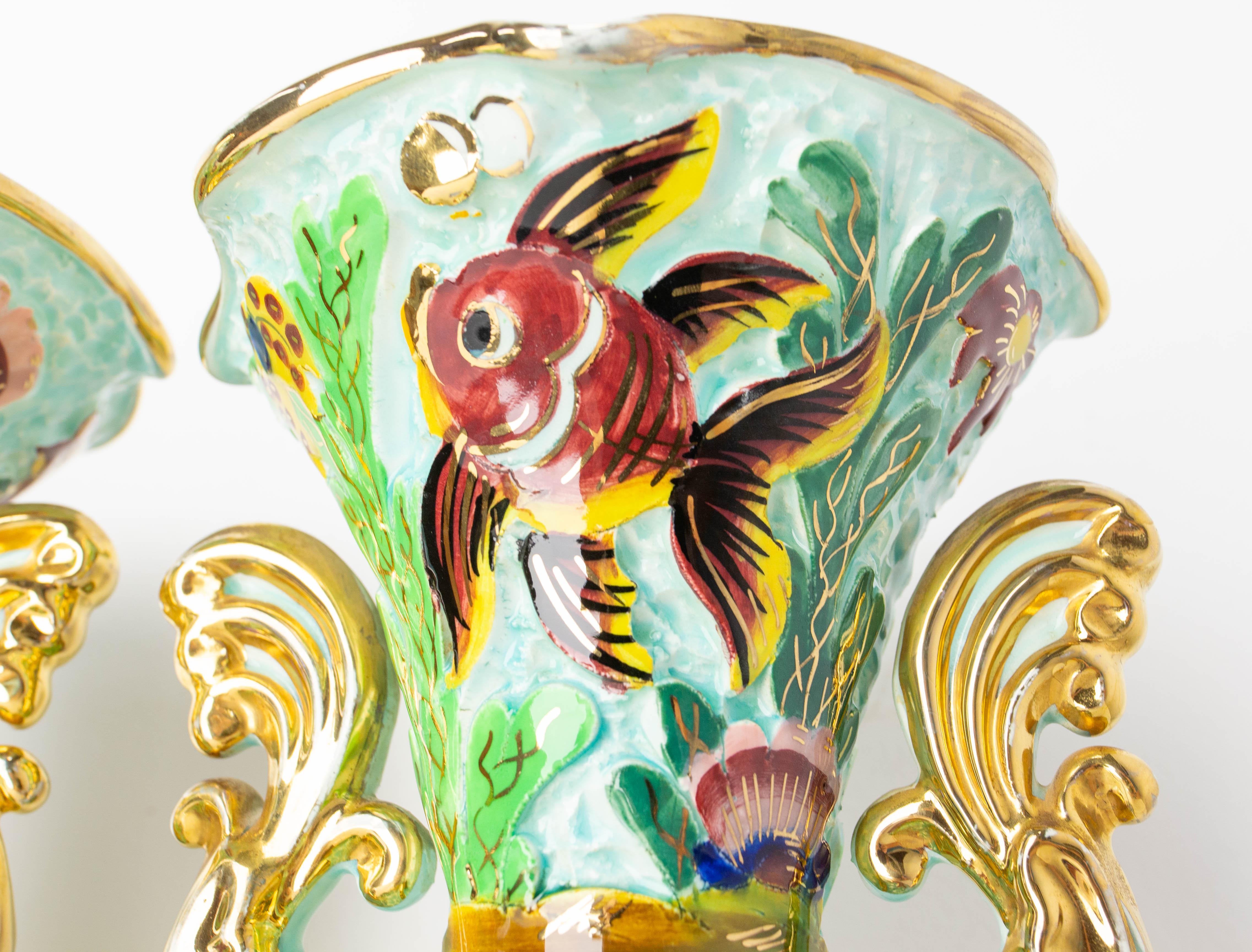 Céramique Paire de vases en céramique Cérart Monaco avec décor marin France du milieu du siècle dernier en vente