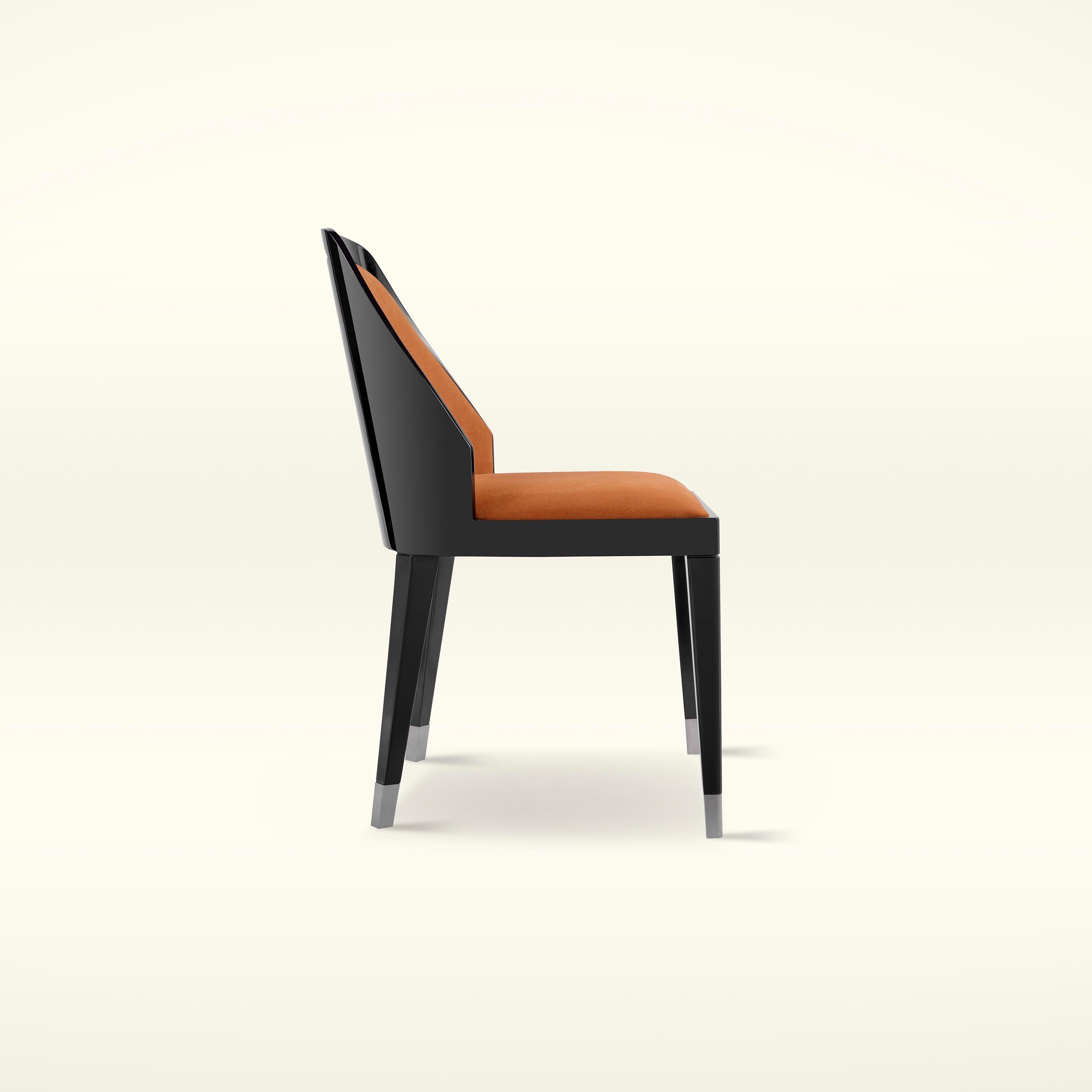 Moderno Sedia Monaco, Eleganza laccata lucida con rivestimento in nabuk in vendita
