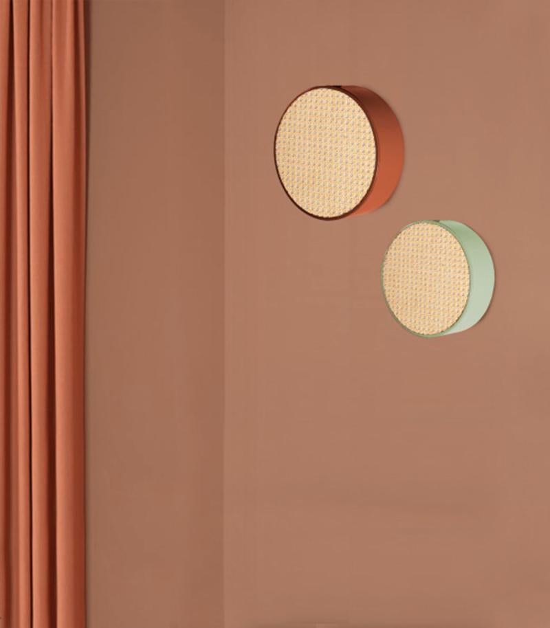 XXI secolo e contemporaneo Lampada da parete Monaco I Large di ispirazione Art Deco in color rame e rattan in vendita