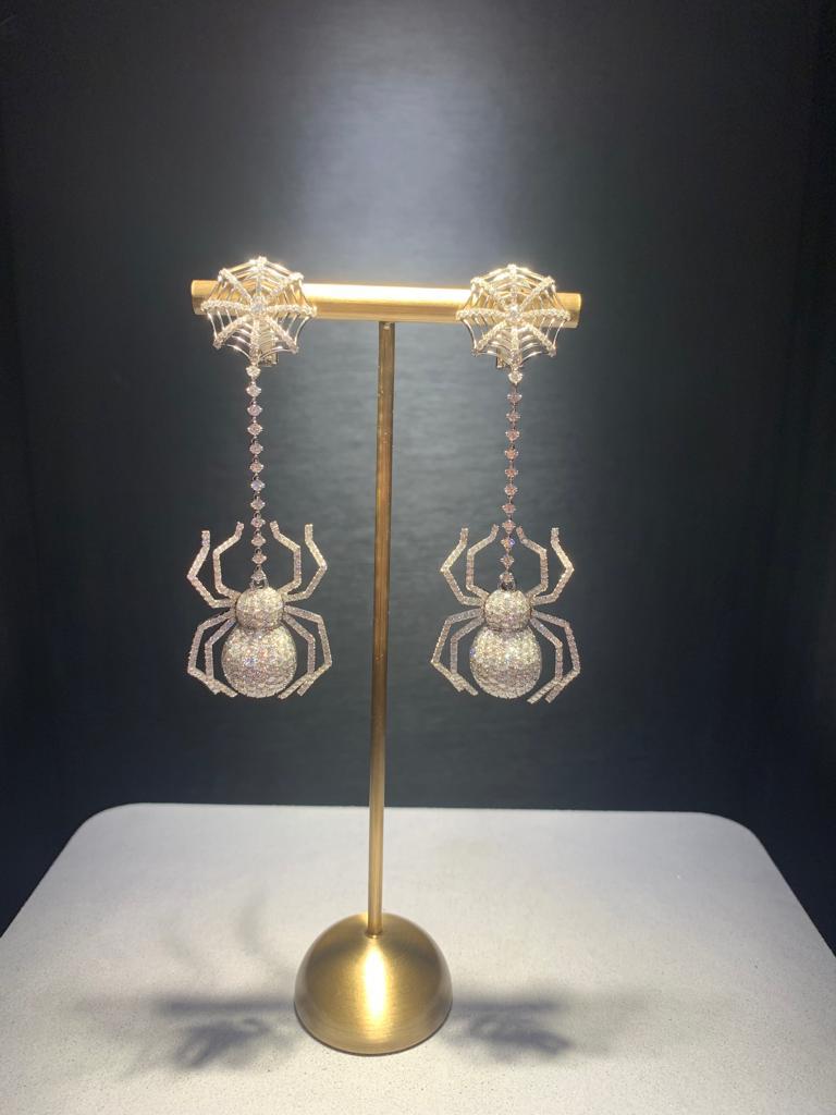 Limitierte Auflage der Spider Earrings der Collection'S Another World