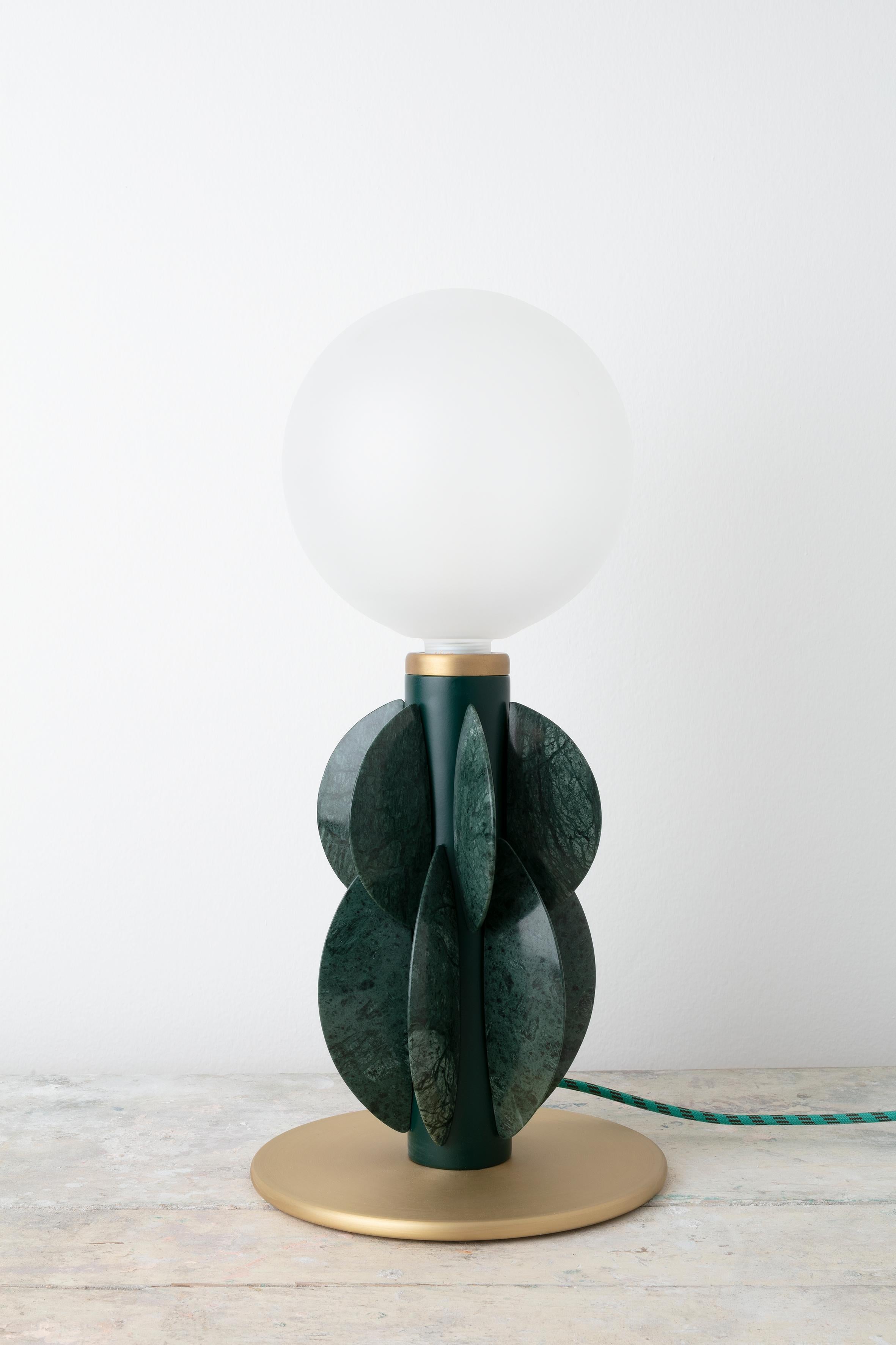 Monarch table lamp with glass dome - Carla Baz
Dimensions: ø 24 x H 50 cm
Weight: 8.5 kg
Material: Painted metal, Brass, Marble

Monarch lighting series has been developed with the idea of opulence and fine details all the while keeping with our