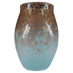 Vase en verre vintage Monart MF bleu pâle et aventurine cuivrée