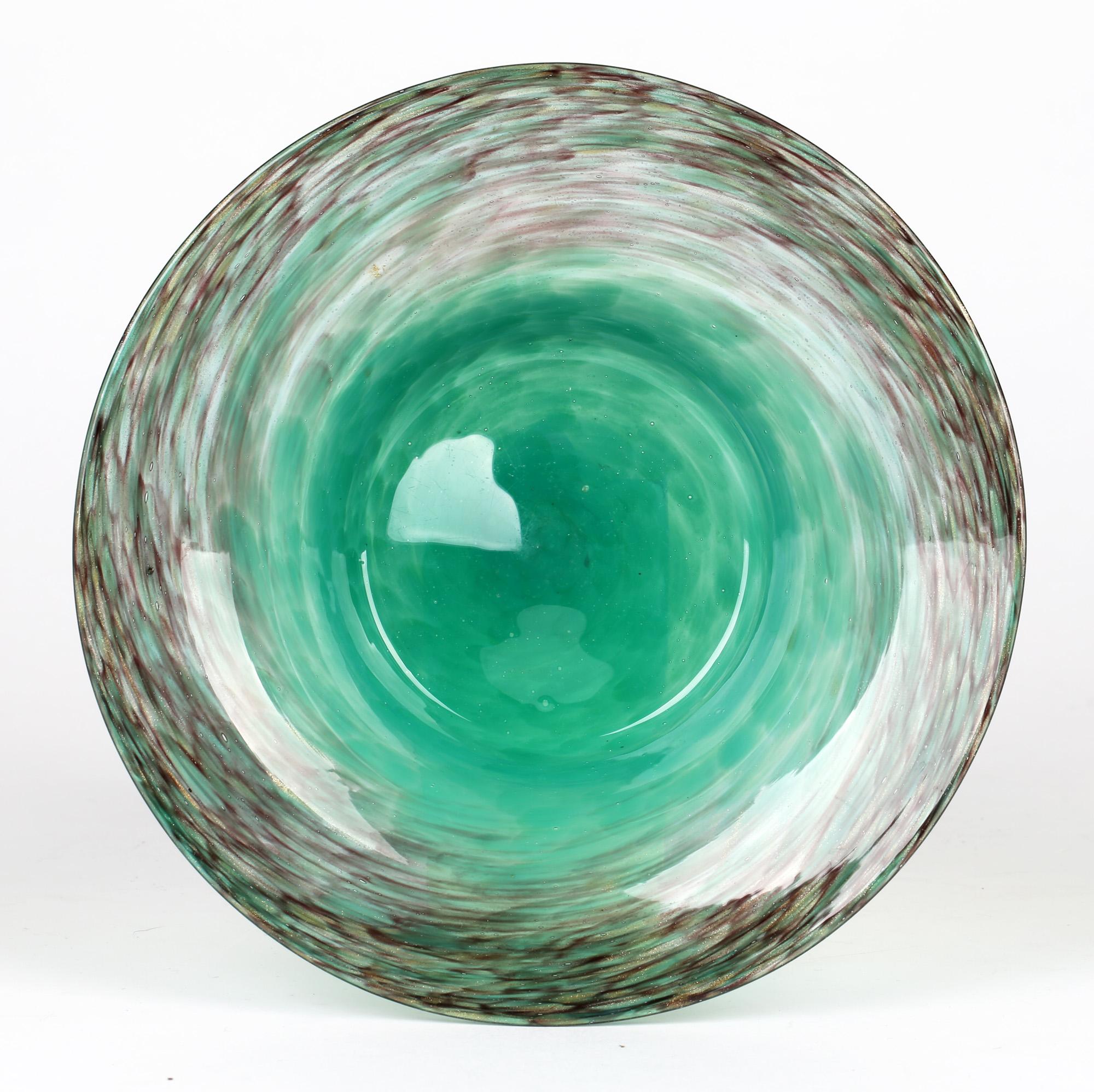 Cuenco de vidrio artístico Monart Scottish Art Decó turquesa y aventurina dorada en venta 5