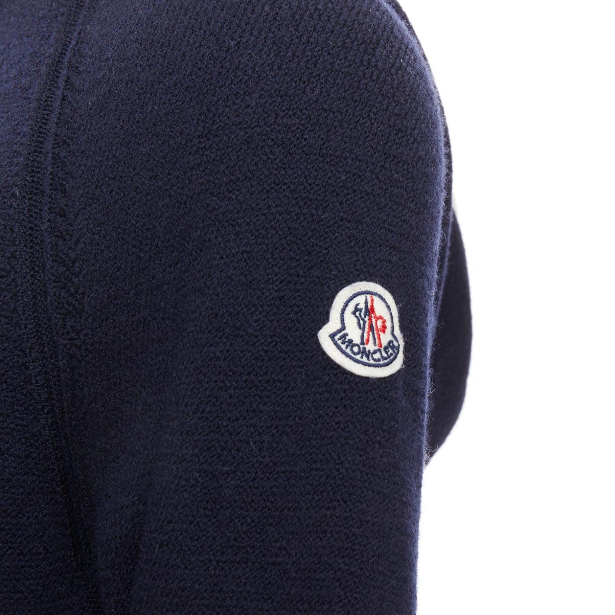 Moncler 2017 rouge navy white wool argyle turtleneck sweater top XS
Référence : SNKO/A00456
Marque : Moncler
Collection : 2017
MATERIAL : Laine, mélange
Couleur : rouge, marine
Motif : Argyle/Diamant
Fermeture : Pull-over
Détails supplémentaires :