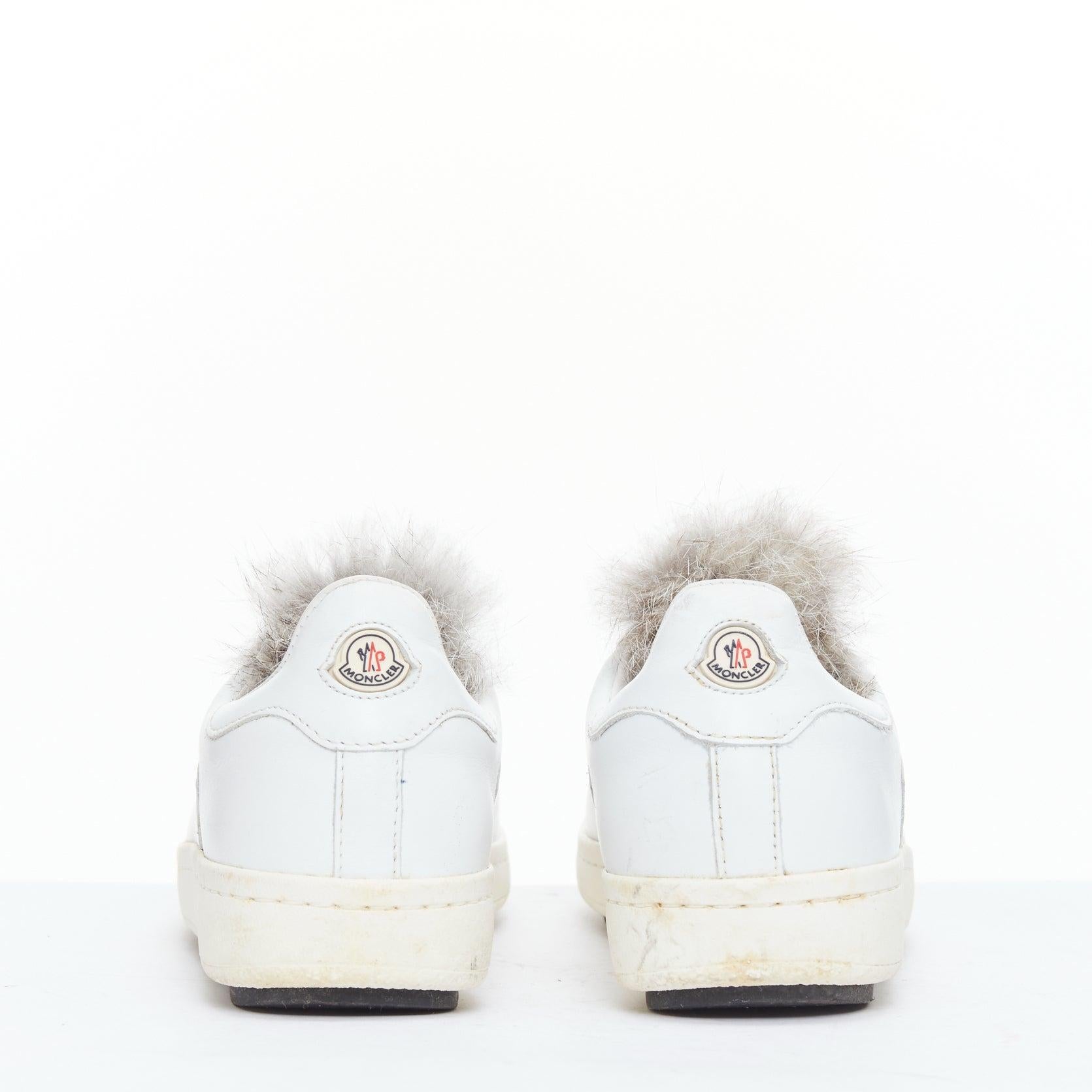 Donna Moncler Angeline, scarpe da ginnastica in pelle bianca con bordo in pelliccia marrone, EU37 in vendita