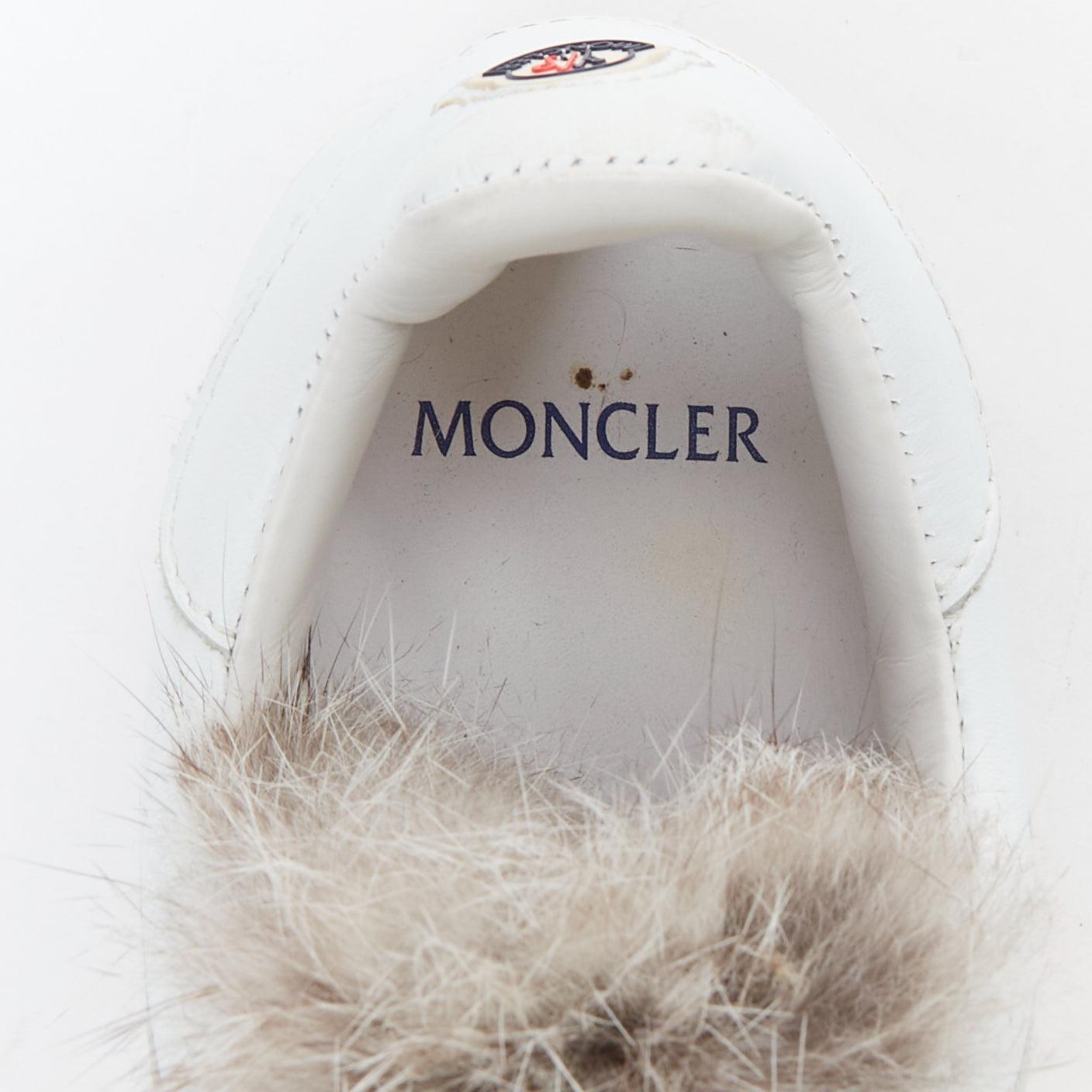 Moncler Angeline, scarpe da ginnastica in pelle bianca con bordo in pelliccia marrone, EU37 in vendita 4