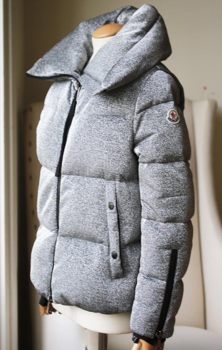 Nieuwsgierigheid intern Oproepen Moncler Bandama Metallic Jersey Quilted Down Jacket at 1stDibs