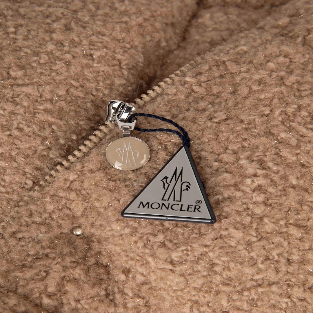 Moncler Beige Paranas Metallic Hooded Down Coat Size S In New Condition For Sale In London, GB
