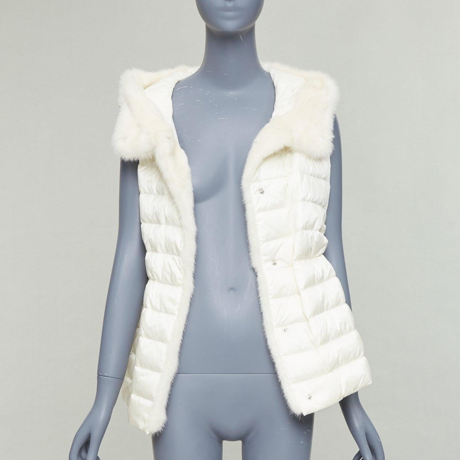 MONCLER Beurre Gilet cream fur trim goose down puffer vest Sz1
Reference: NILI/A00085
Brand: Moncler
Model: Beurre Gilet
Material: Fabric
Color: Cream
Pattern: Solid
Closure: Snap Buttons
Lining: Cream Goose Down
Extra Details: Moncler 