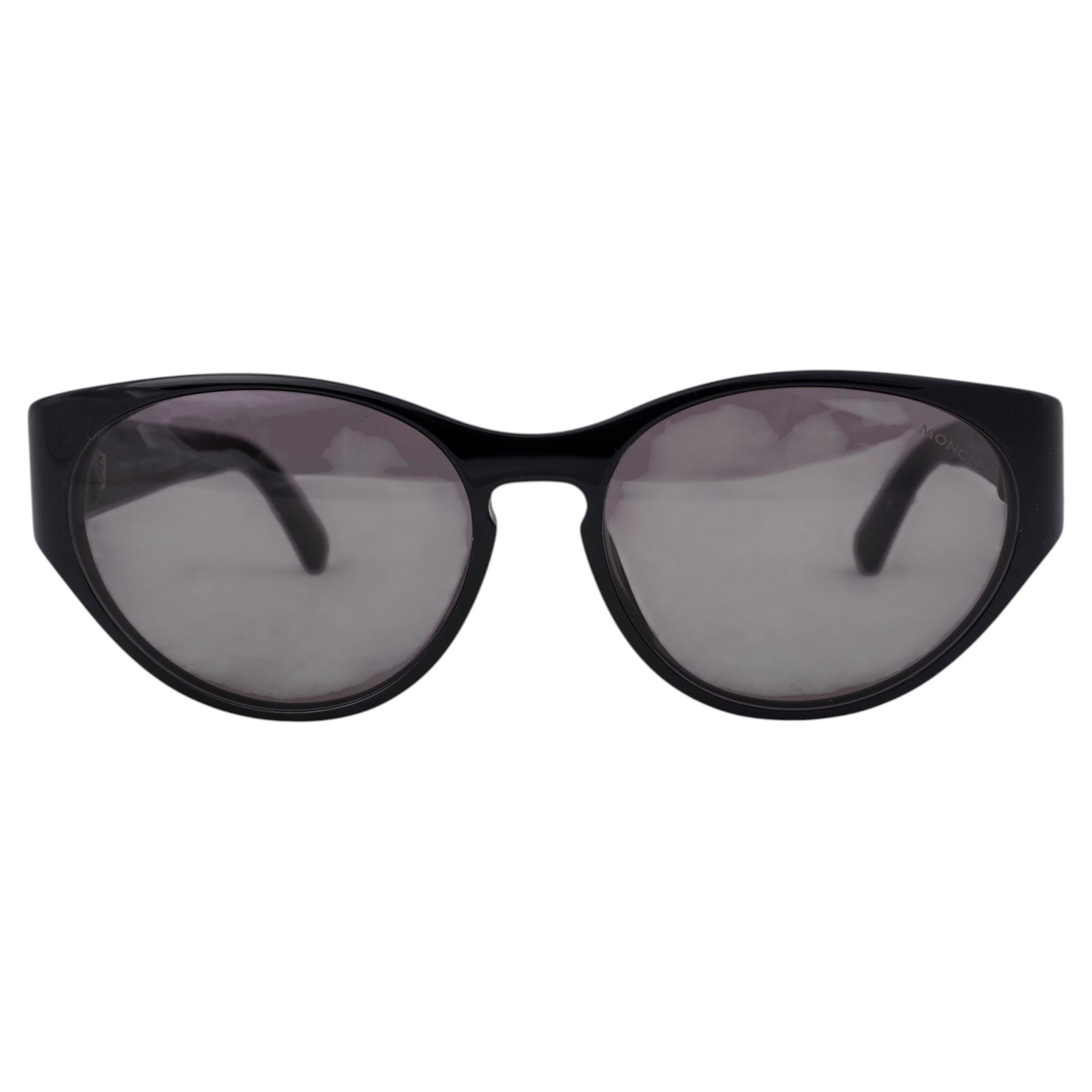 Moncler - Lunettes de soleil BELLEJOUR CAT-EYE en acétate noir ML0227 en vente