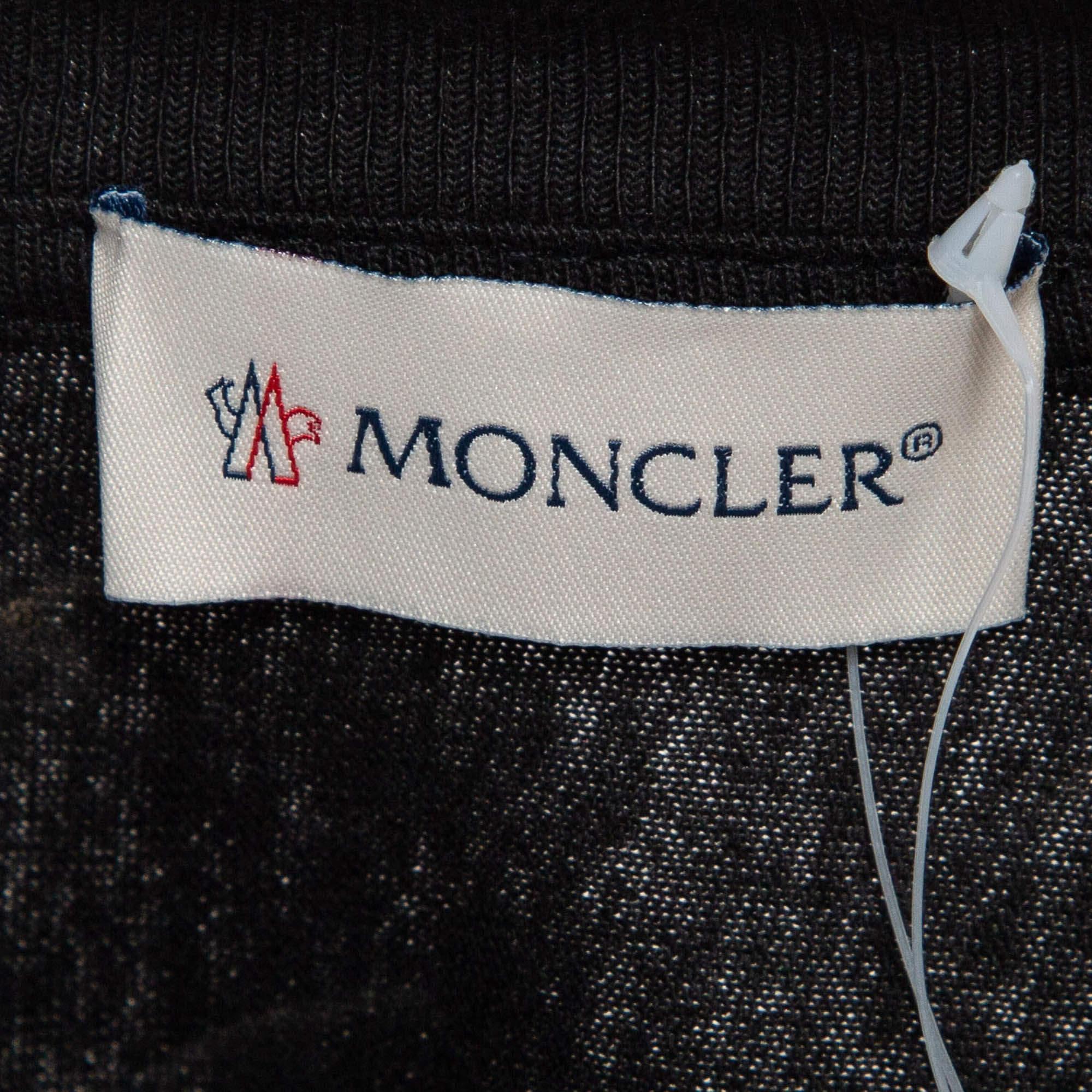 Moncler - Robe midi asymétrique en coton brodé Broderie Anglaise noire XS Neuf - En vente à Dubai, Al Qouz 2