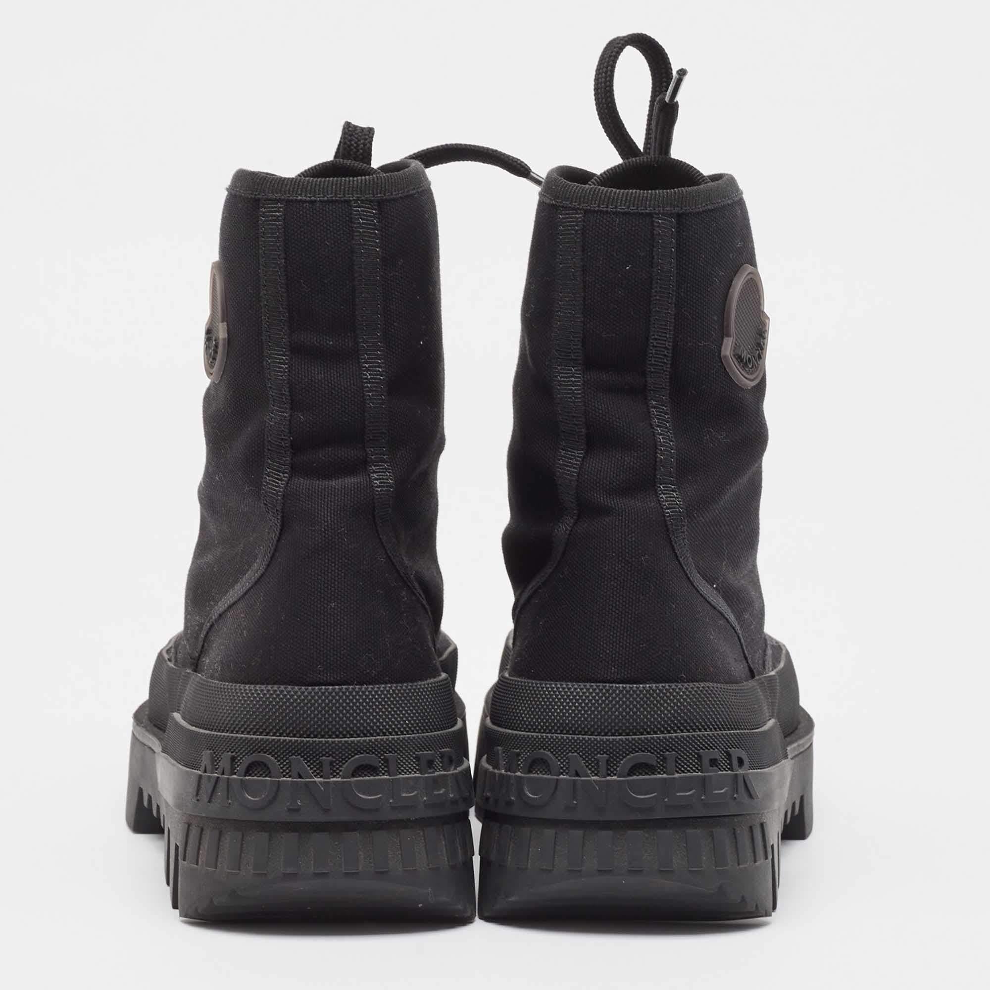 Moncler Black Canvas Pyla Ankle Boots Size 37 In Good Condition For Sale In Dubai, Al Qouz 2