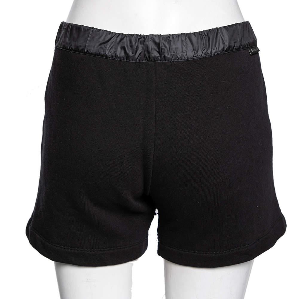Moncler Black Cotton Floral Applique Shorts M In Good Condition In Dubai, Al Qouz 2