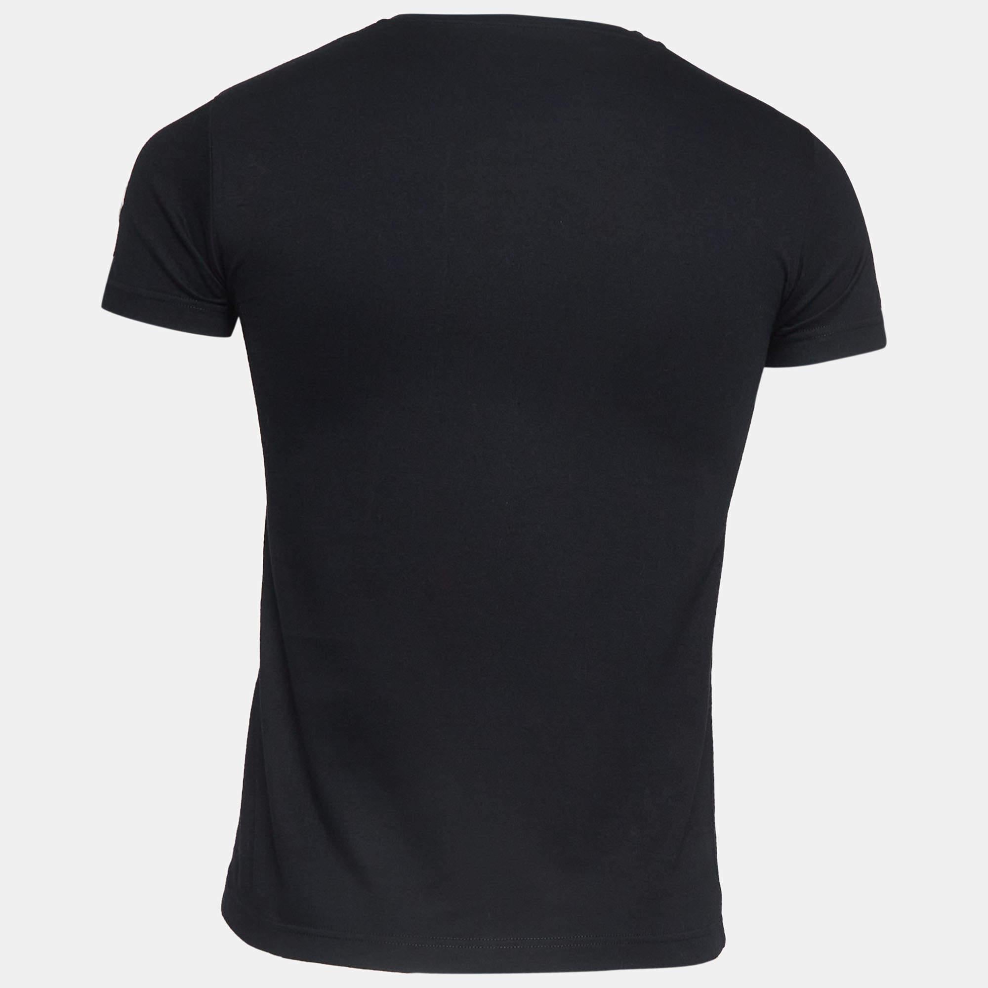 Perfect for casual outings or errands this T shirt is the best piece to feel comfortable and stylish in. It flaunts a catchy shade and a relaxed fit.