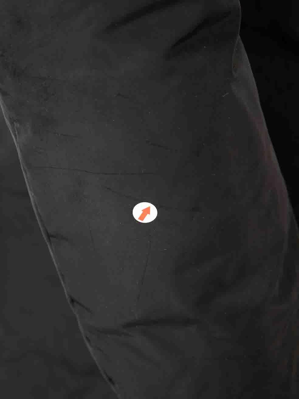 Moncler Black Puffer Coat à capuche détachable Taille XXL en vente 2