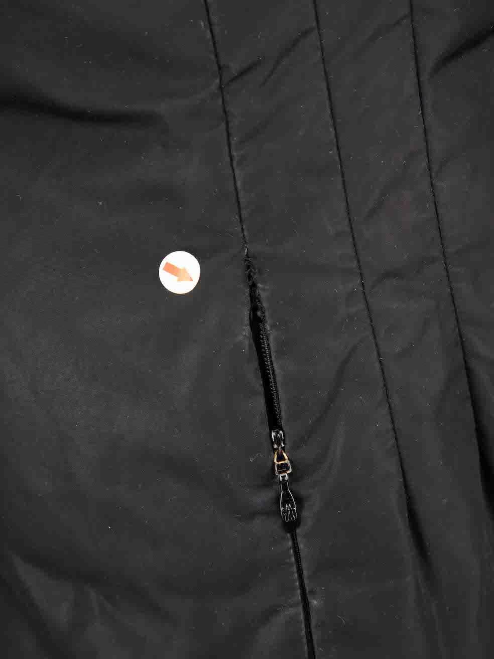 Moncler Black Puffer Coat à capuche détachable Taille XXL en vente 3