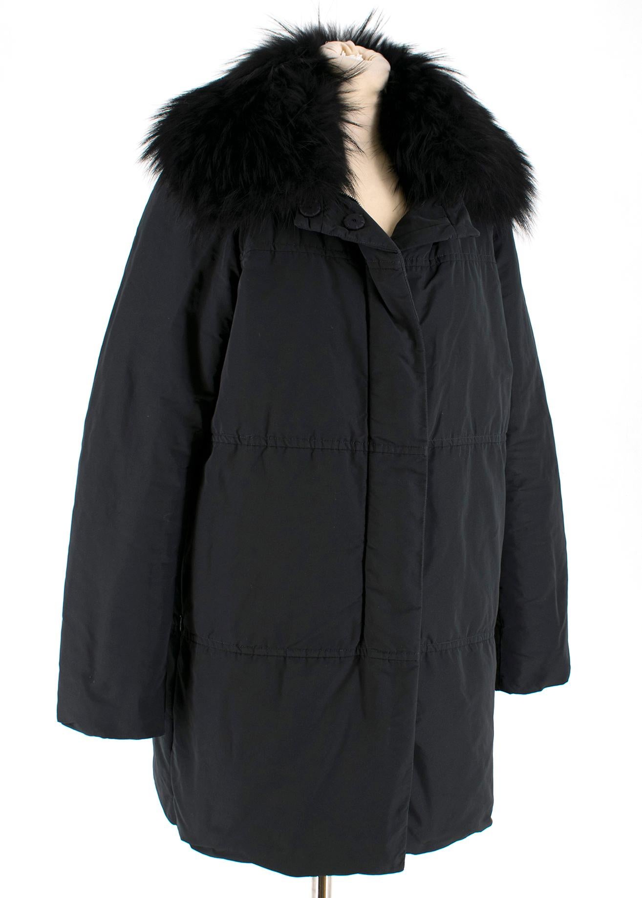 Moncler Black Down Coat with Fur Collar - Size M  For Sale 2