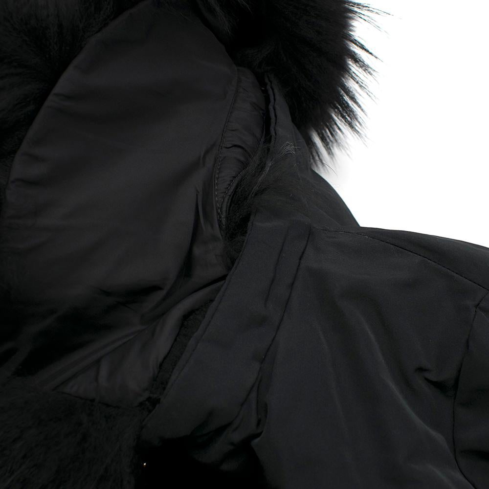 Moncler Black Down Coat with Fur Collar - Size M  For Sale 2