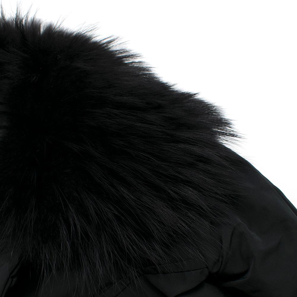 Moncler Black Down Coat with Fur Collar - Size M  For Sale 3