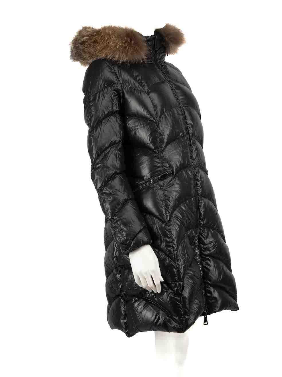 CONDITION is Very good. Minimal wear to coat is evident. Minimal wear to the zip hardware with scratches to the metal and the brand label at the sleeve has slight discolouration on this used Moncler designer resale item.
 
 
 
 Details
 
 
 Albizia