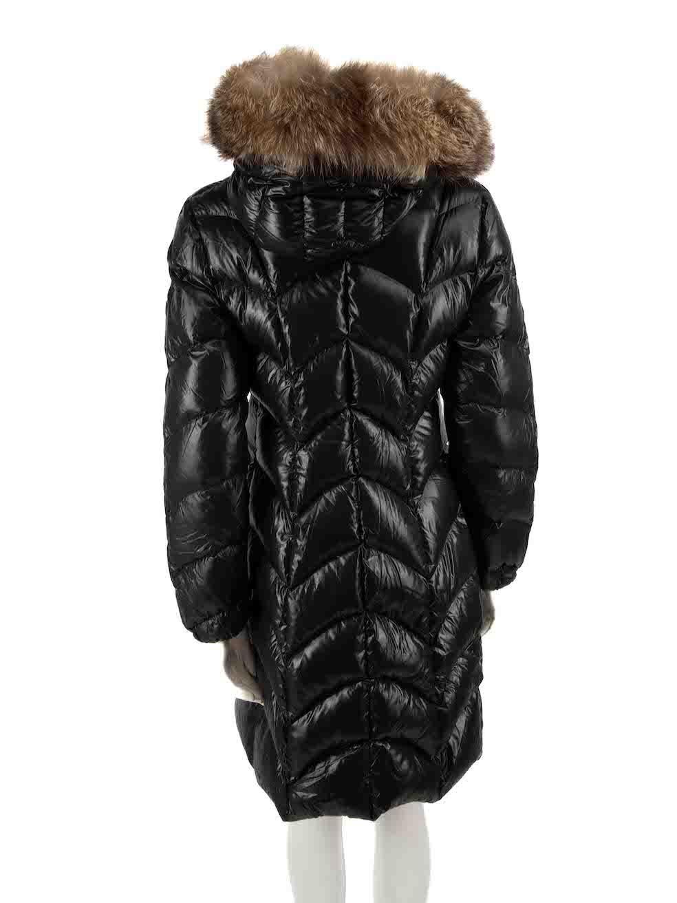 Moncler Black Fur Trim Hood Puffer Coat Size M In Excellent Condition For Sale In London, GB