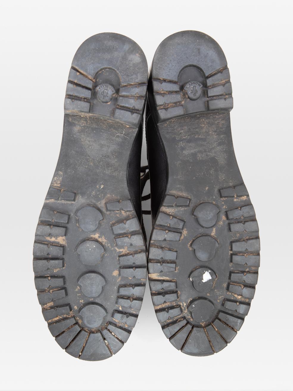 Moncler Bottes de combat en cuir noir avec fermeture éclair Taille IT 39 Excellent état - En vente à London, GB