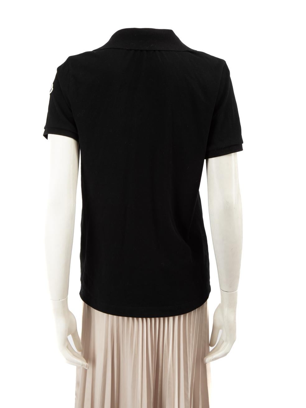 Noir Moncler Black Logo Detail Polo T-Shirt Size M. en vente