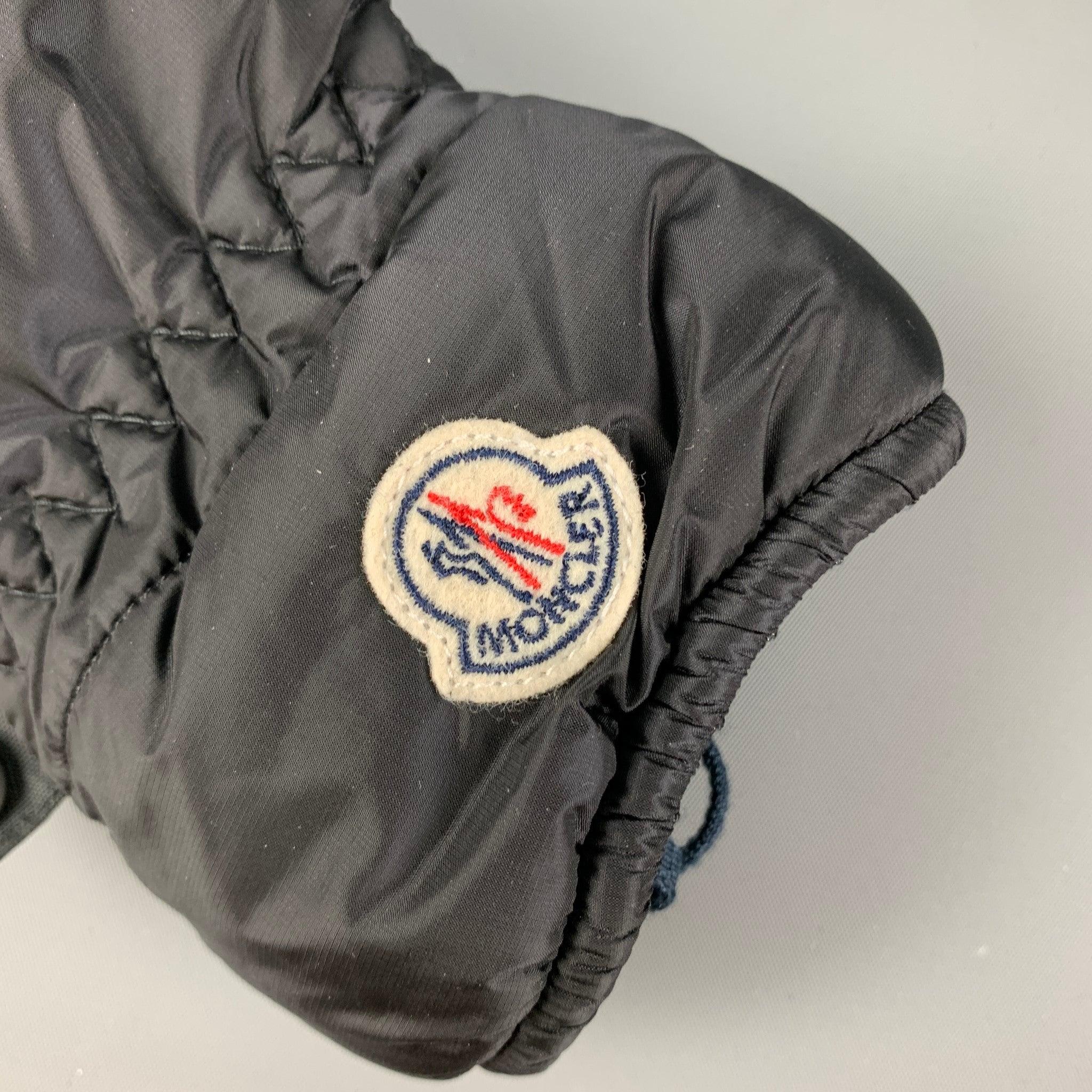 MONCLER Black Nylon Mitten Gloves In Good Condition For Sale In San Francisco, CA