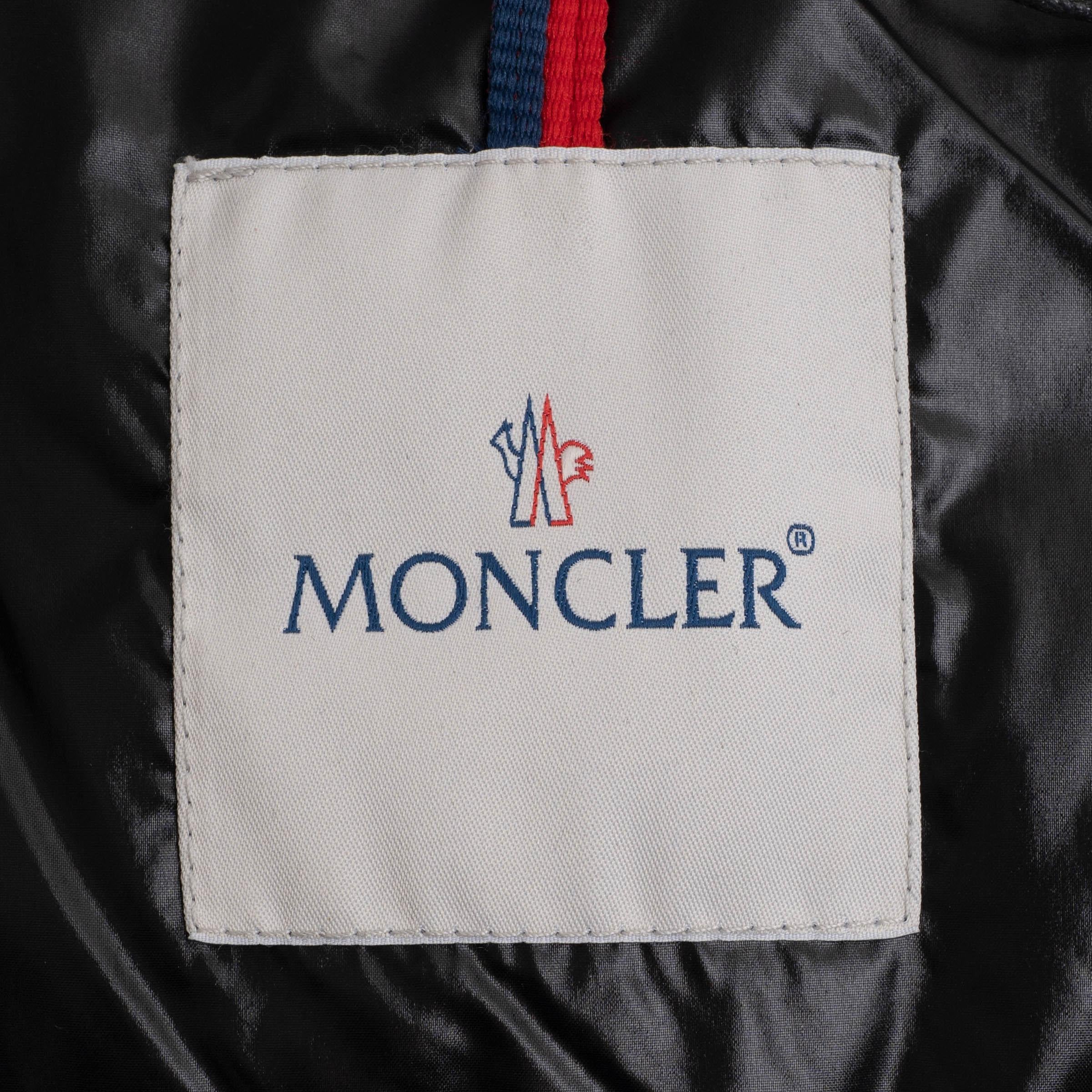 Moncler, gilet in nylon nero con pelliccia TARN TRIM 2 M. I. in vendita 2