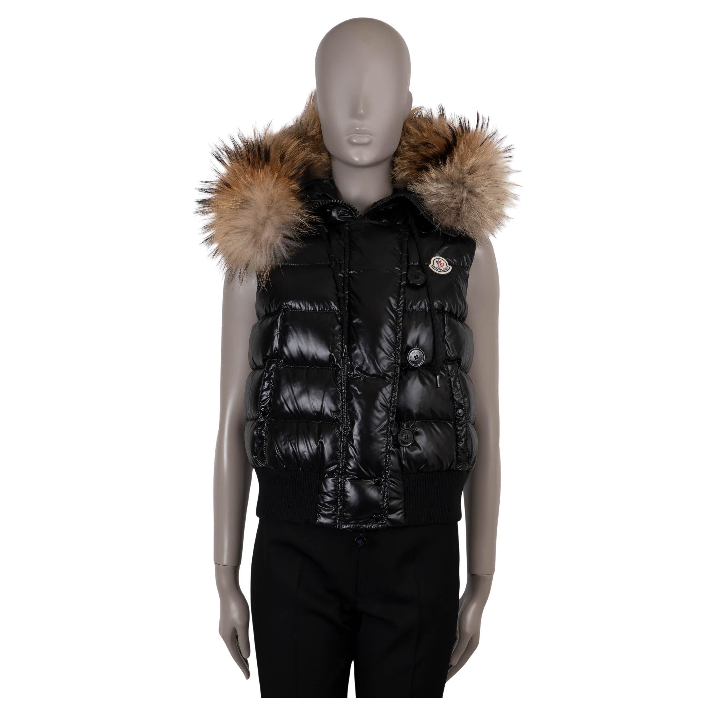 Moncler, gilet in nylon nero con pelliccia TARN TRIM 2 M. I. in vendita