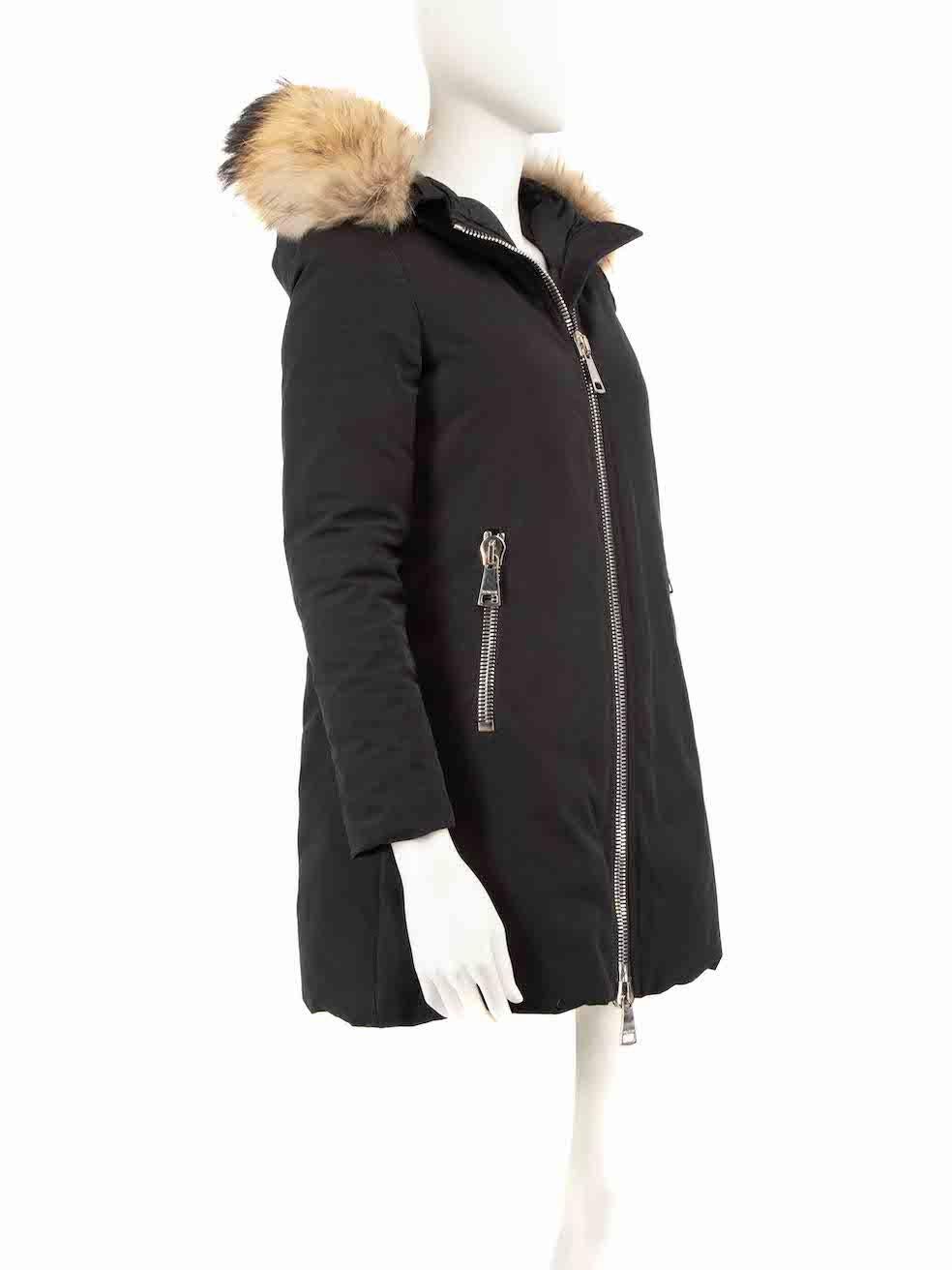 CONDITION is Very good. Minimal wear to coat is evident. Minimal wear to the exterior with very light tarnishing of the hardware found and light pilling to the logo arm patch on this used Moncler designer resale item.
 
Details
Black
Polyester
Parka