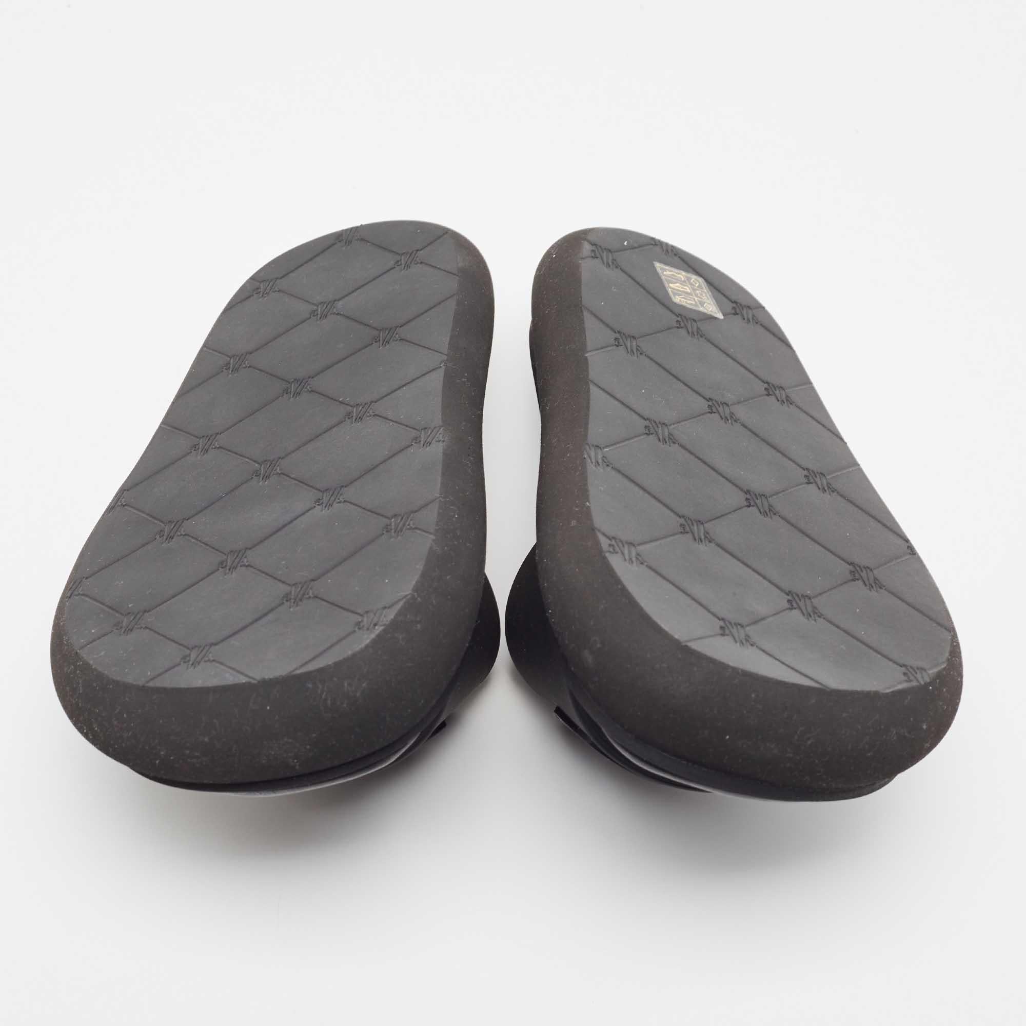 Moncler Black Rubber Slyder Flat Slides Size 39 1