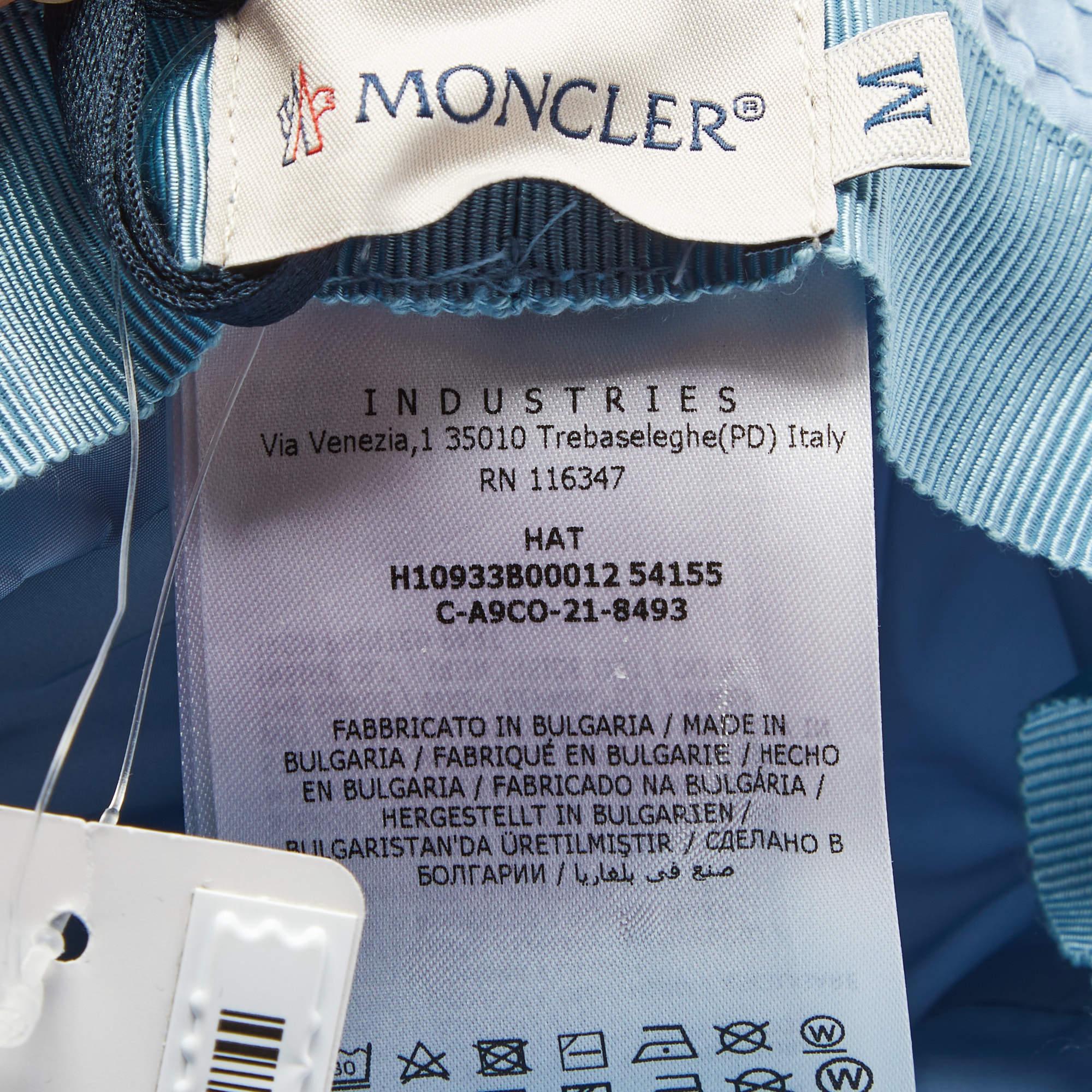 Moncler Cappello a Secchiello in Nylon con Logo Applicato Blu M. in vendita 1