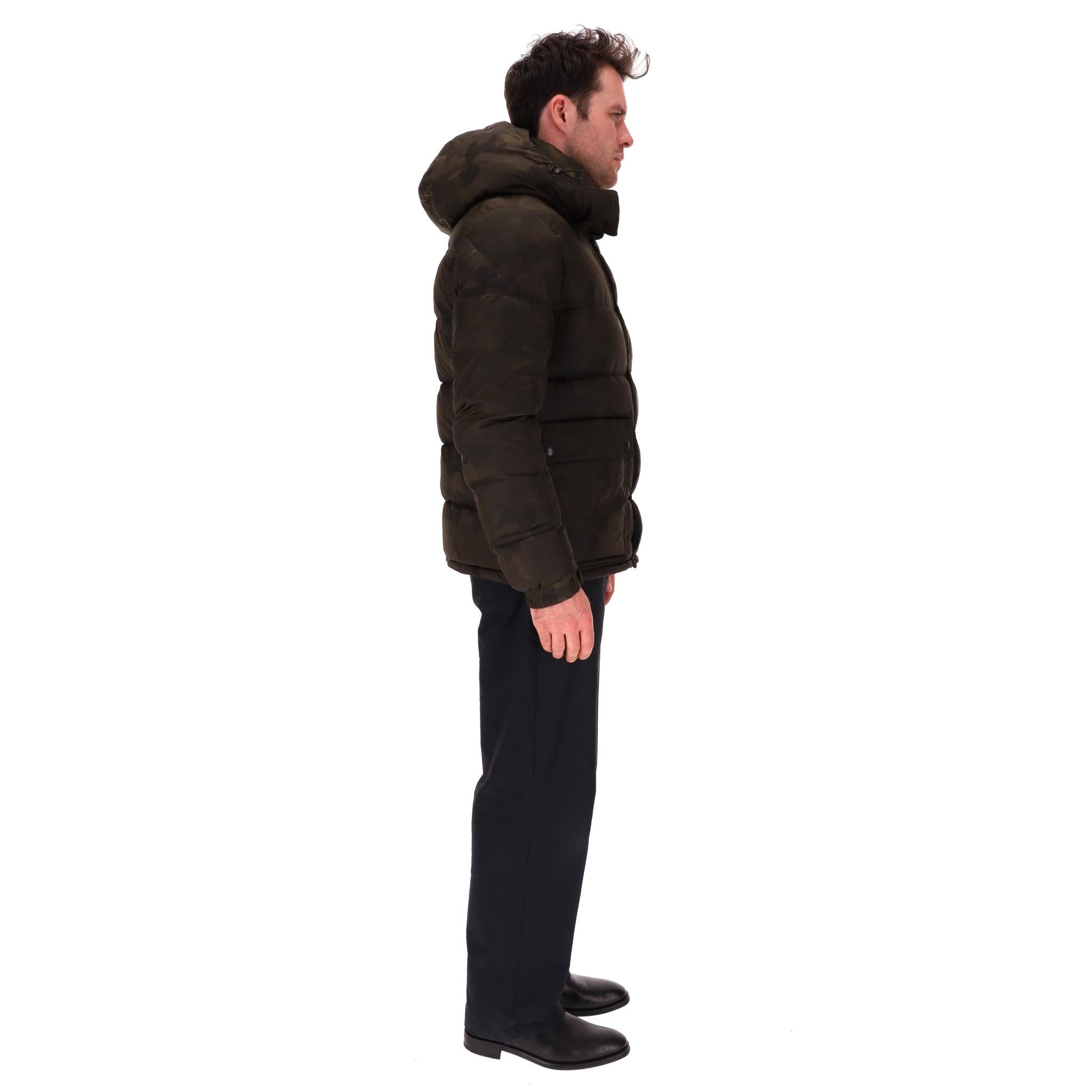 Moncler Brel Camouflage Daunenjacke (Schwarz)