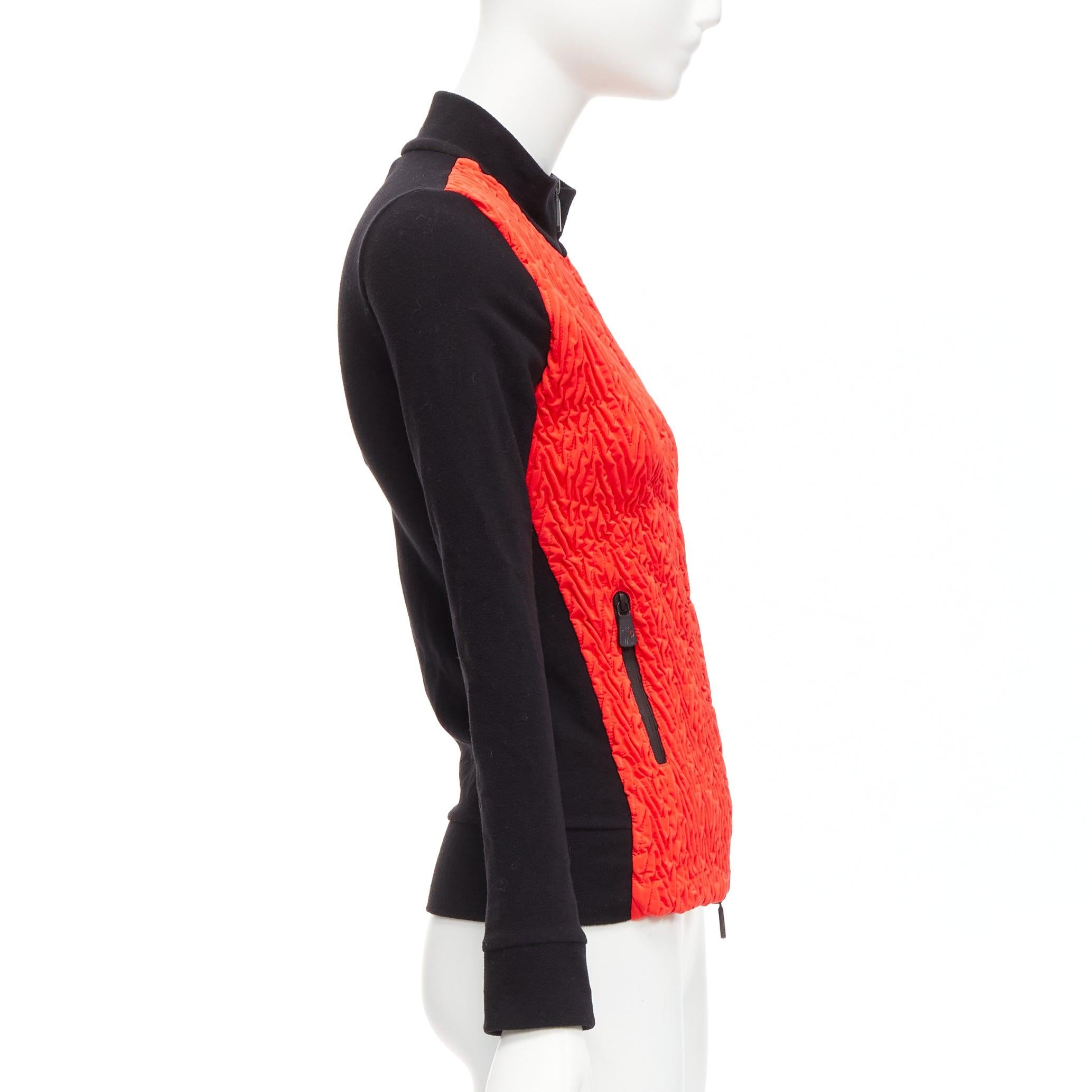 Moncler rouge vif orange chevron plisse devant logo bras zip veste ajustée XS Pour femmes en vente