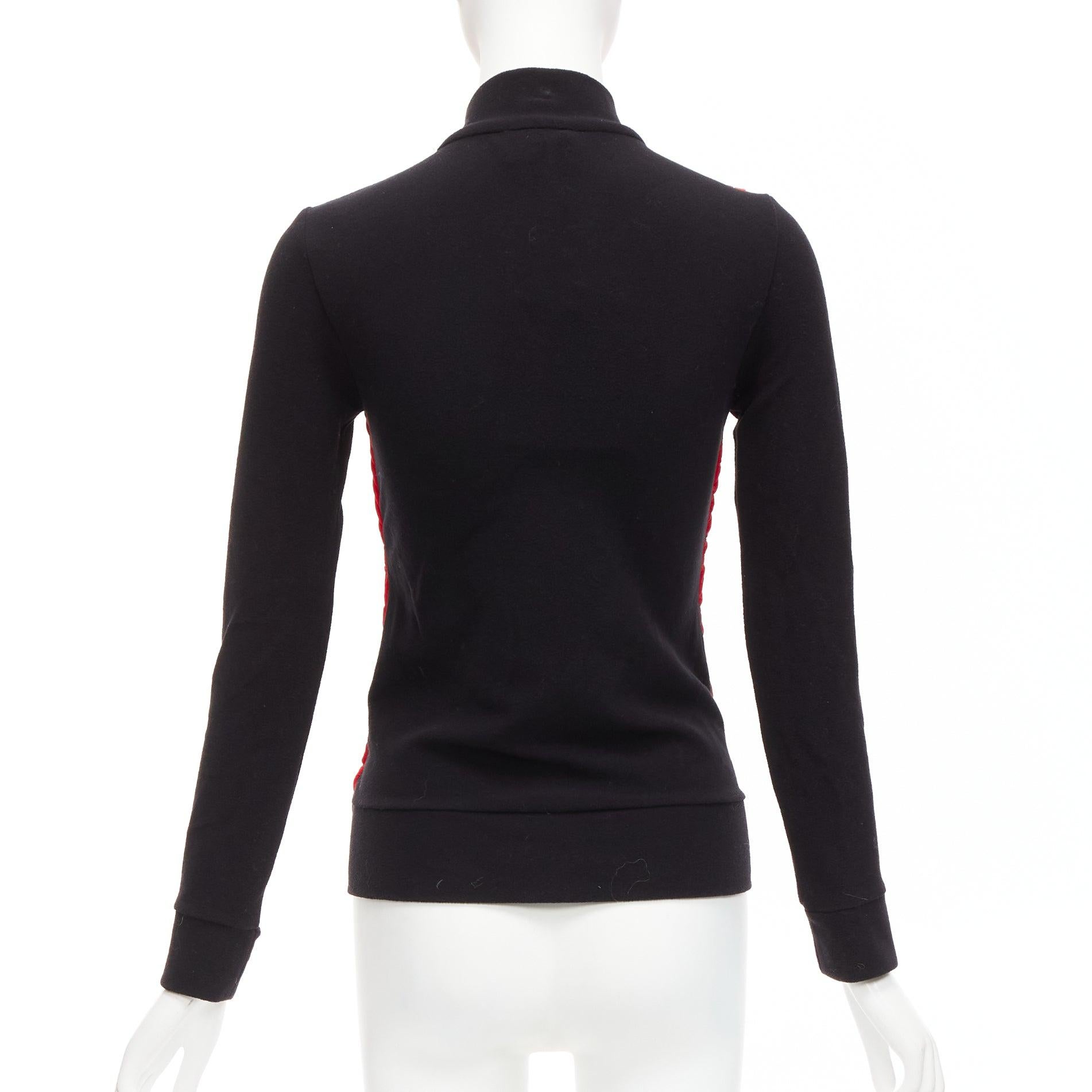Moncler rouge vif orange chevron plisse devant logo bras zip veste ajustée XS en vente 1