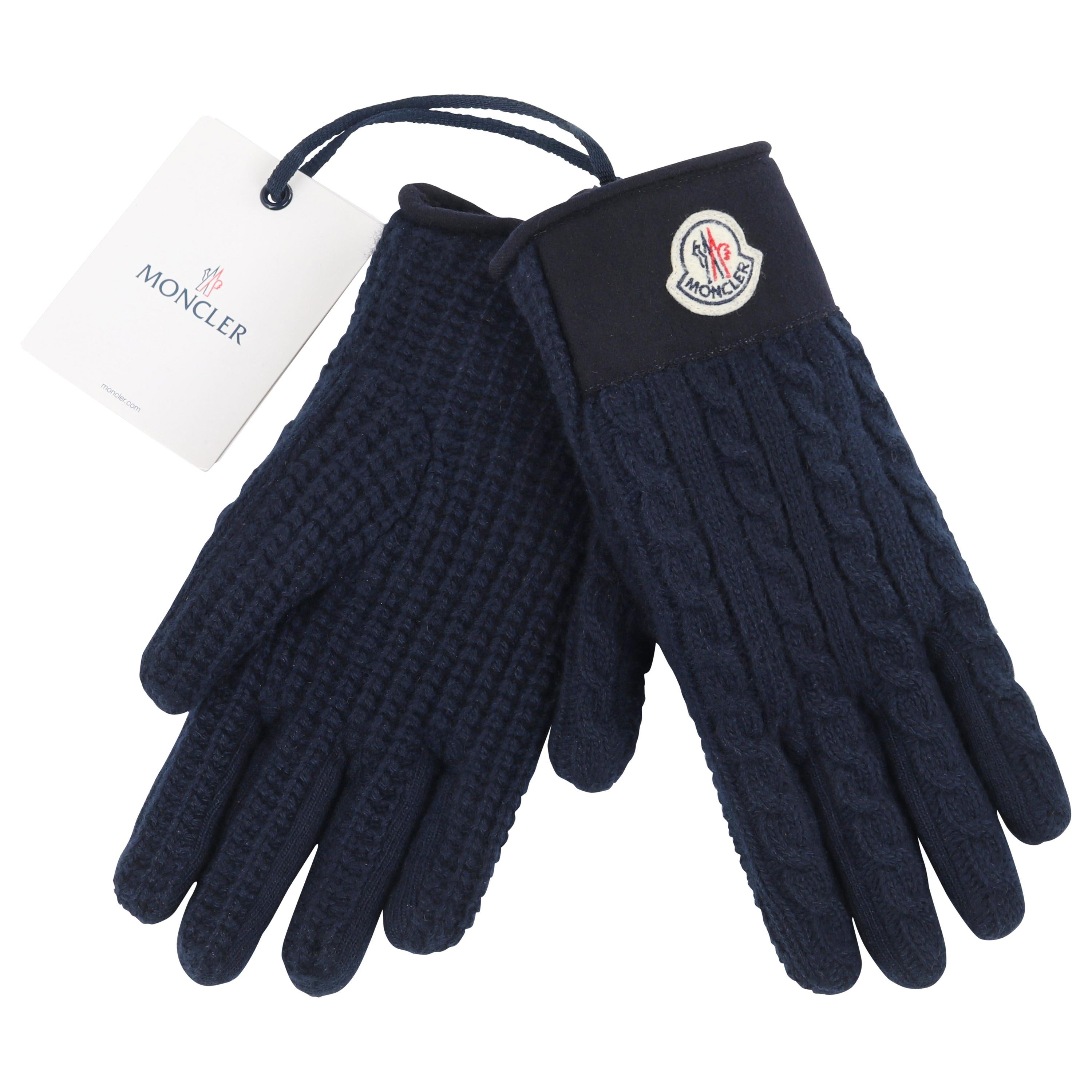 MONCLER c.2017 Navy Blue Chunky Cable Knit Logo Patch Winter Gloves w/ Tags